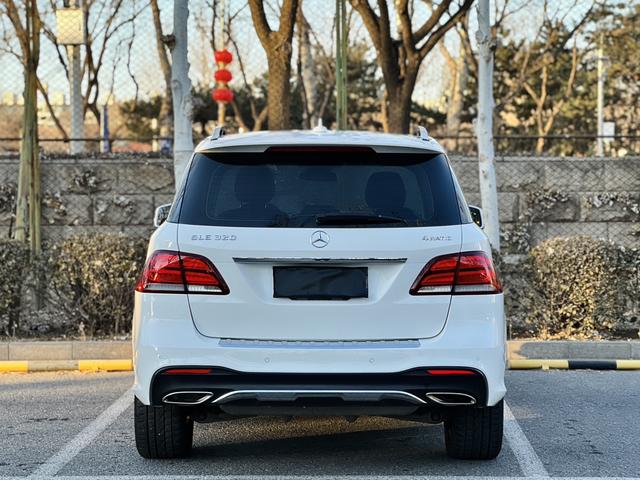 Mercedes-Benz GLE Class 2016 car image #18