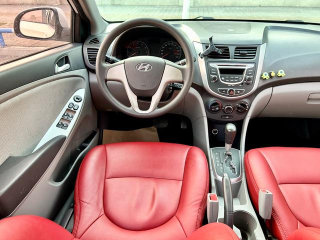 Hyundai Reina 2013 car image #18