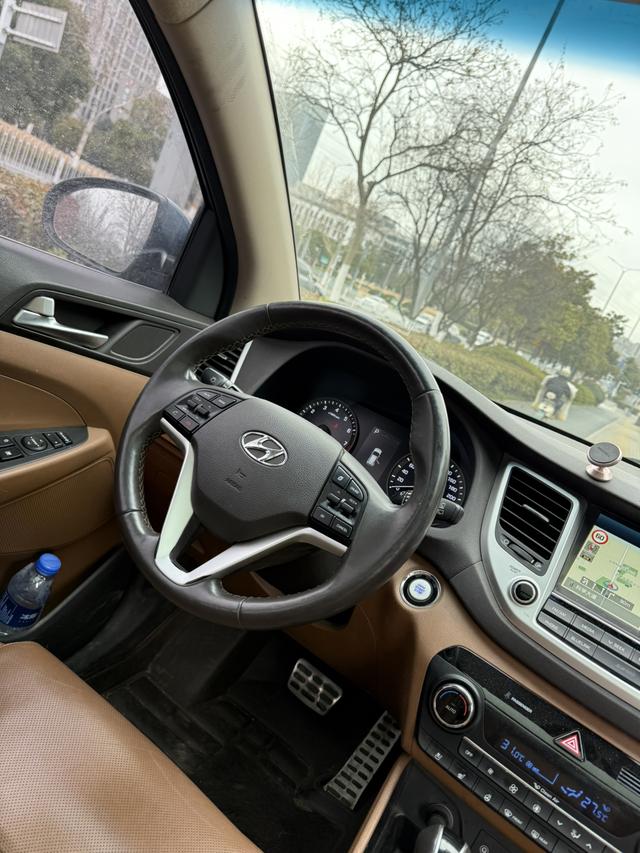 Hyundai Tucson 2015 immagine di auto #18