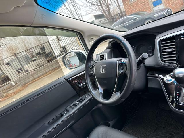 Honda ODYSSEY 2018 صورة سيارة #18