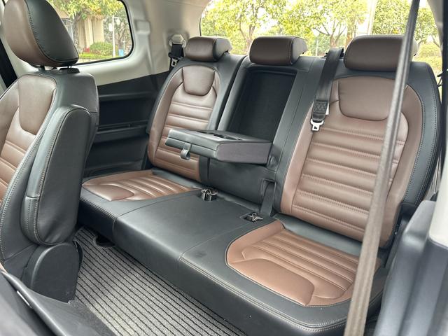 Forthing JOYEAR X6 2017 car image #18