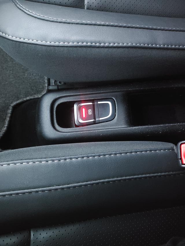 零跑汽车 零跑T03 2021 汽车图片 #18