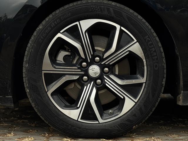 HongQi E-QM5 2023 صورة سيارة #18