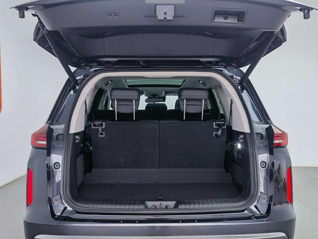 Exceed 2025 car image #18