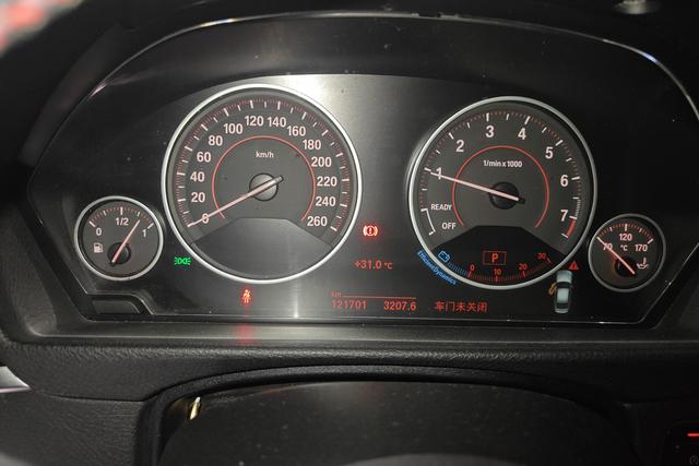 BMW 3 Series 2017 car image #18