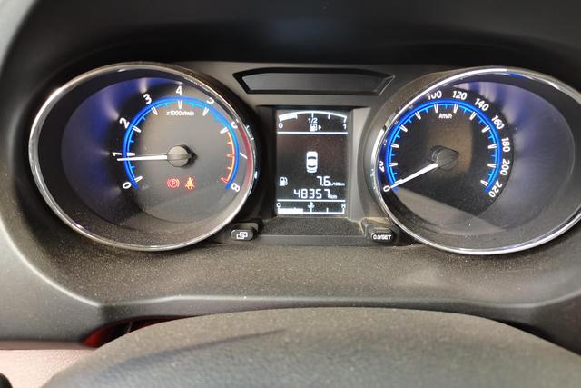 Forthing SX6 2017 car image #18