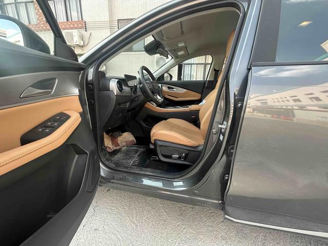 Forthing 2026 car image #18