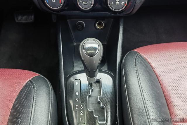 起亚 起亚K2 2016 汽车图片 #18