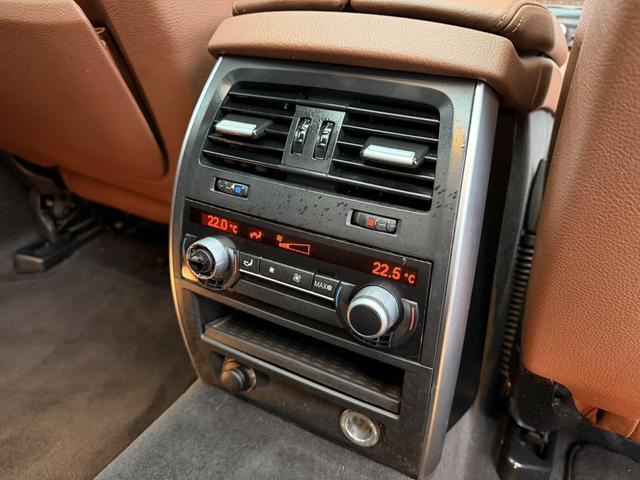 BMW 5 Series GT 2012 car image #18