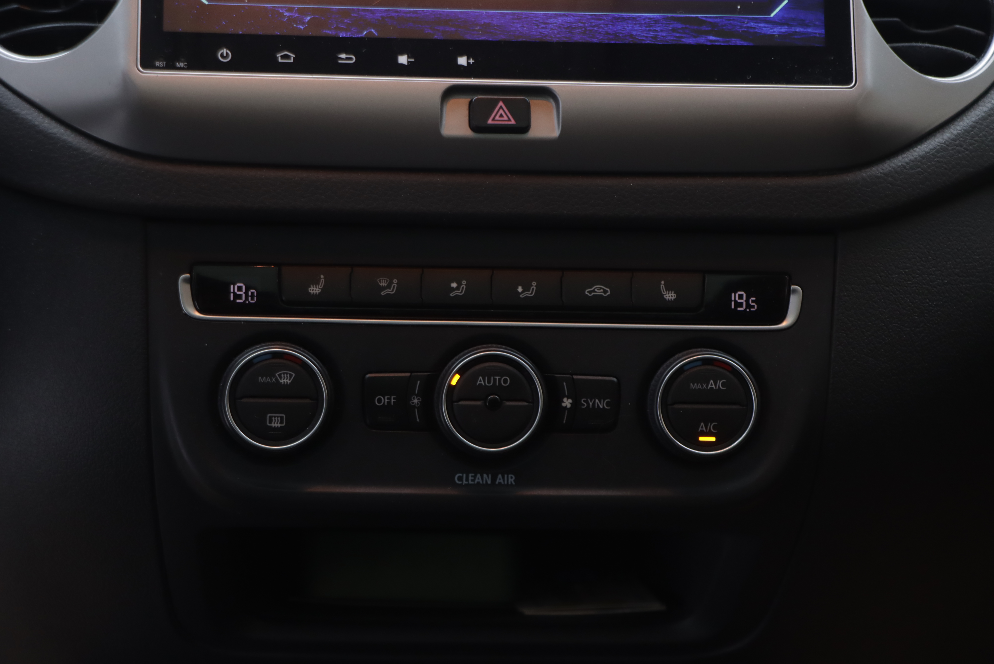 Volkswagen Tiguan 2016 car image #18