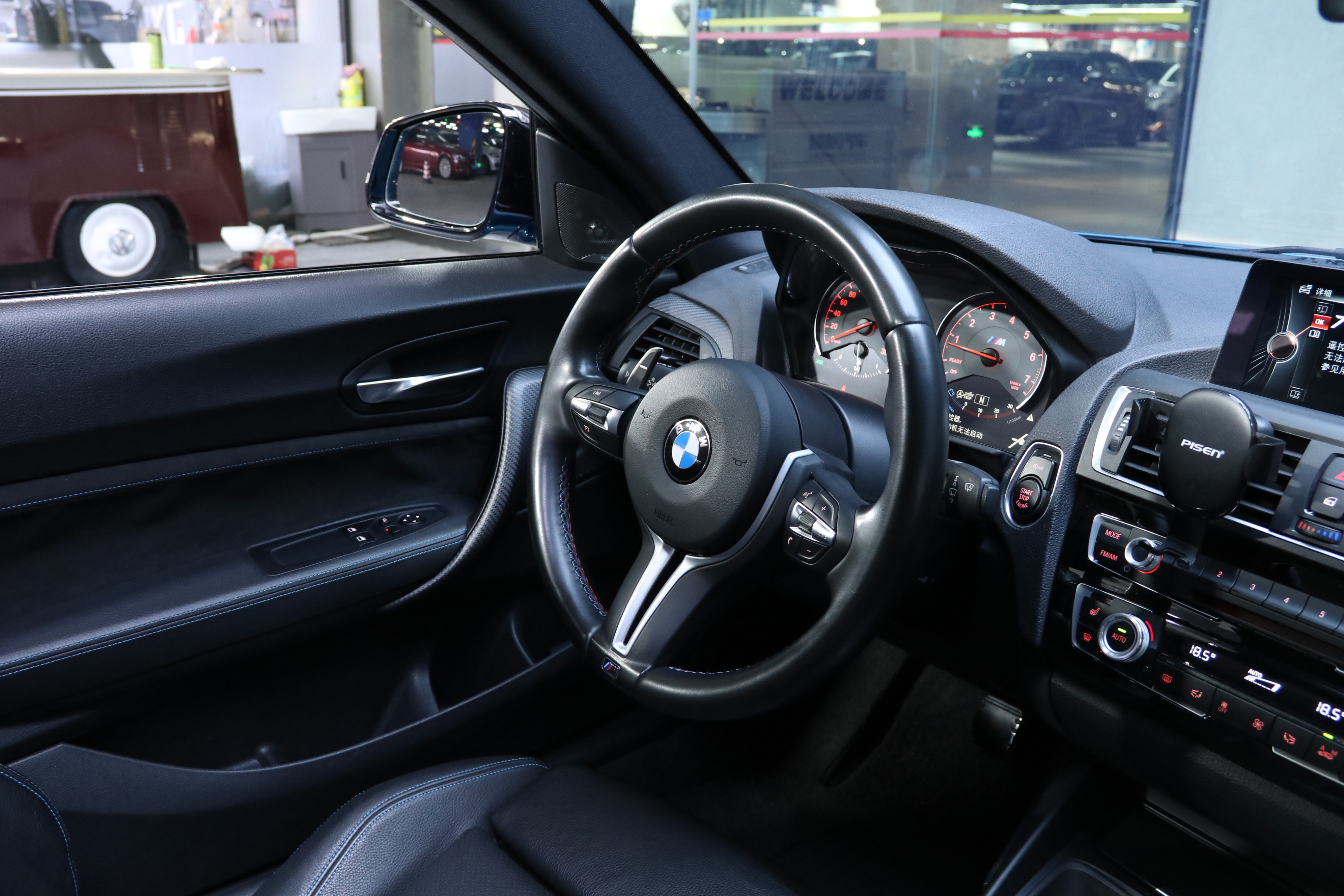 BMW M2 2016 car image #18