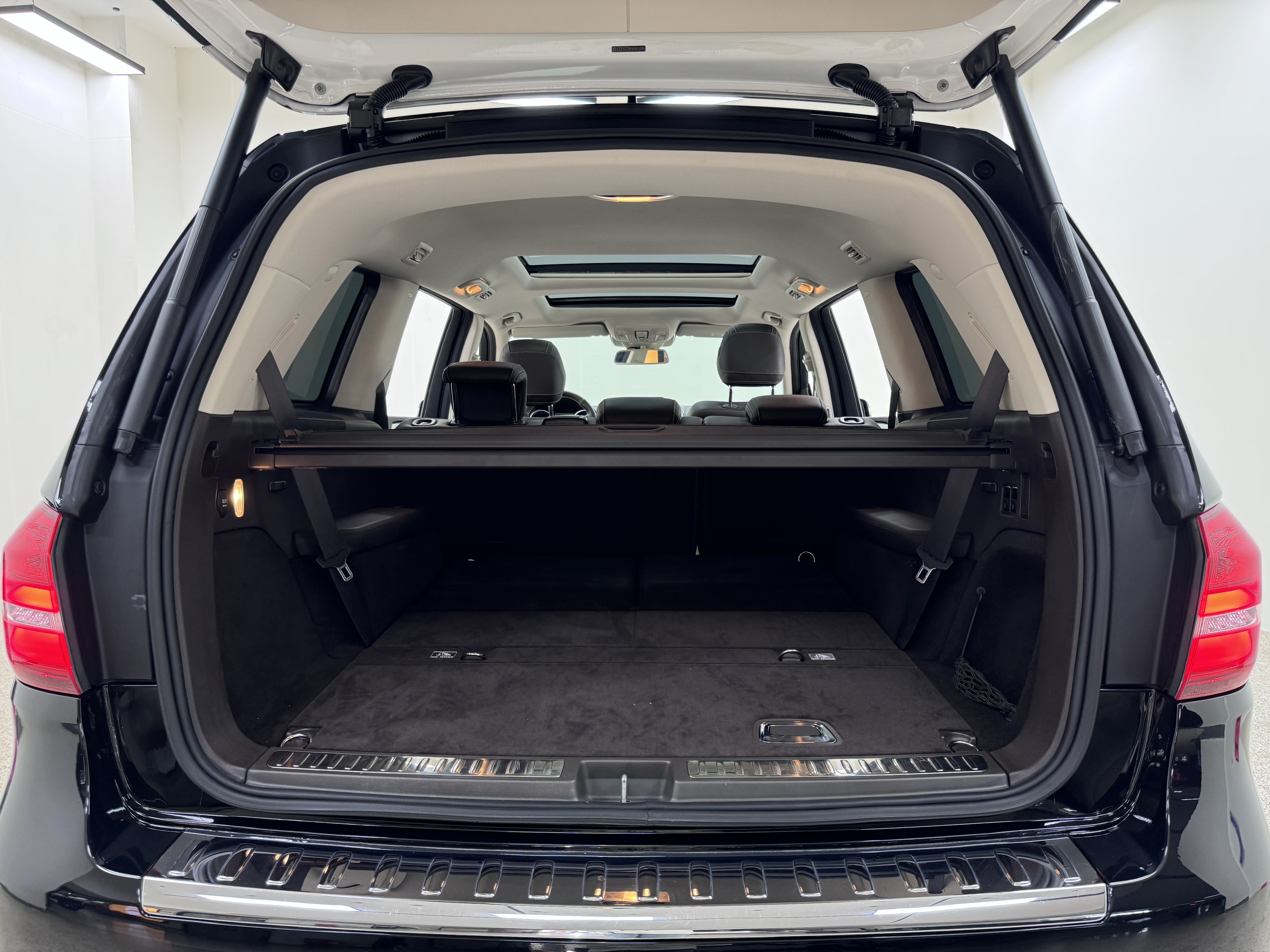 Mercedes-Benz GLS Class 2016 #18 Mercedes-Benz GLS Class 2016 car image #18