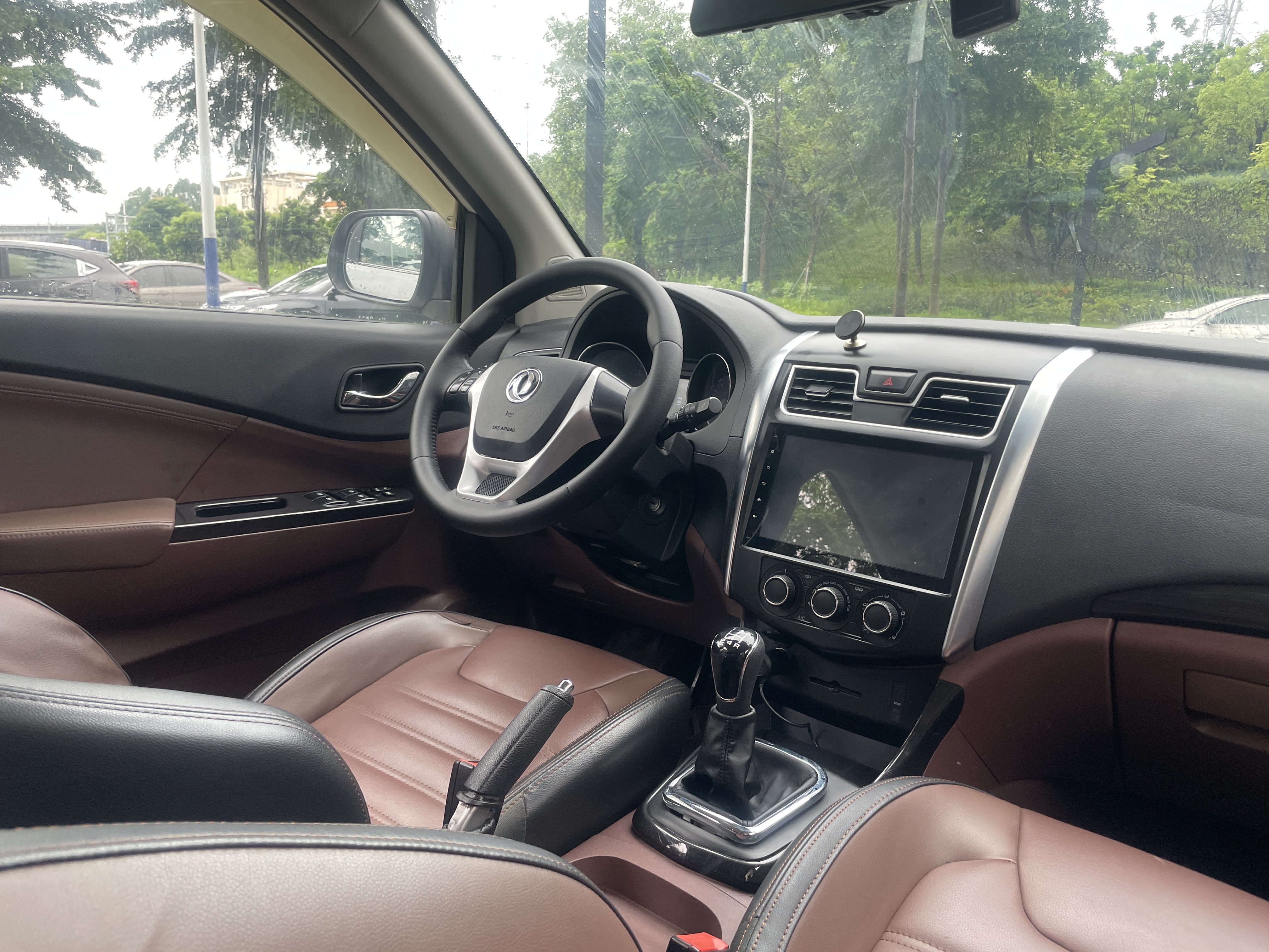 Forthing SX6 2016 car image #18