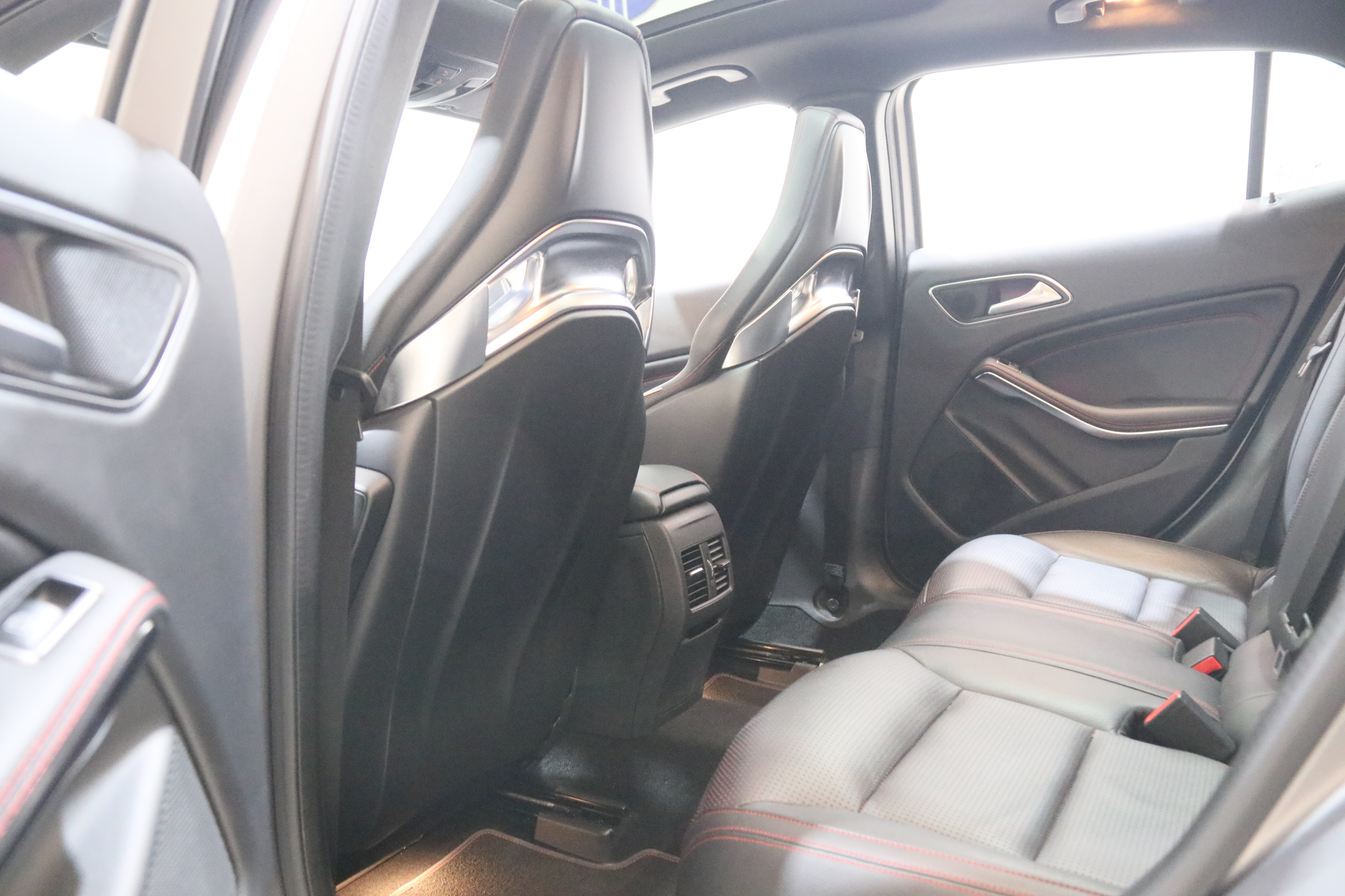 Mercedes-Benz GLA AMG 2017 car image #18