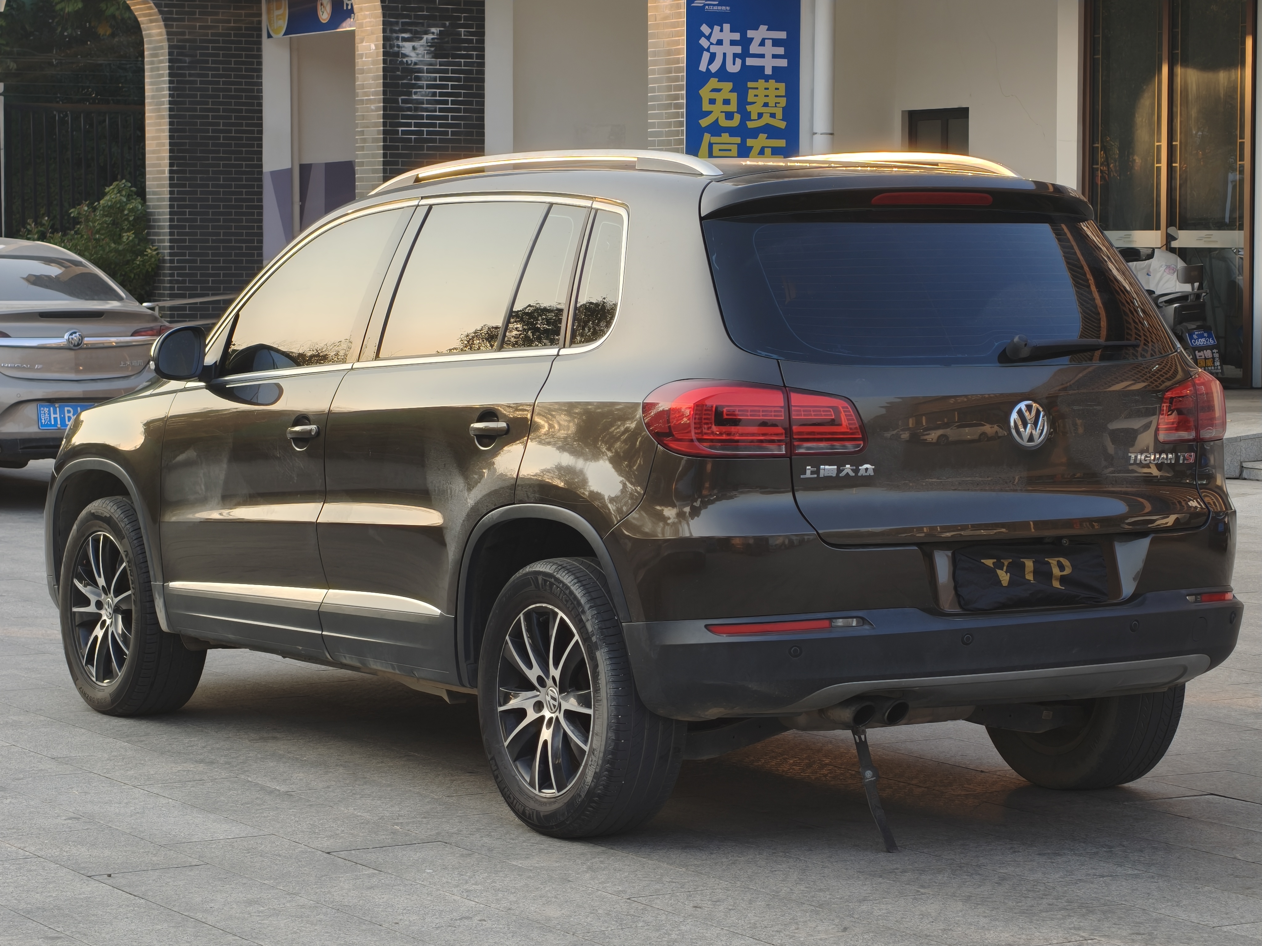 Volkswagen Tiguan 2014 car image #18