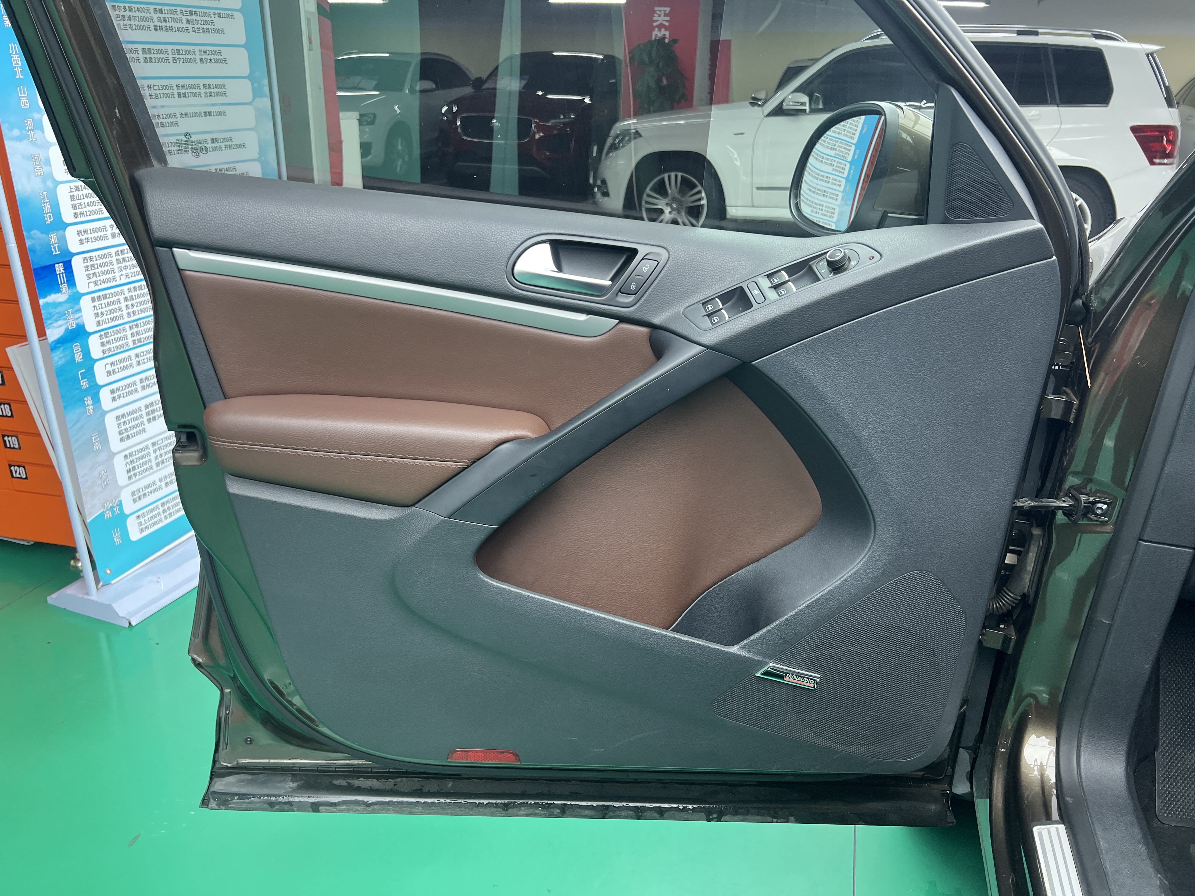 Volkswagen Tiguan 2014 car image #18