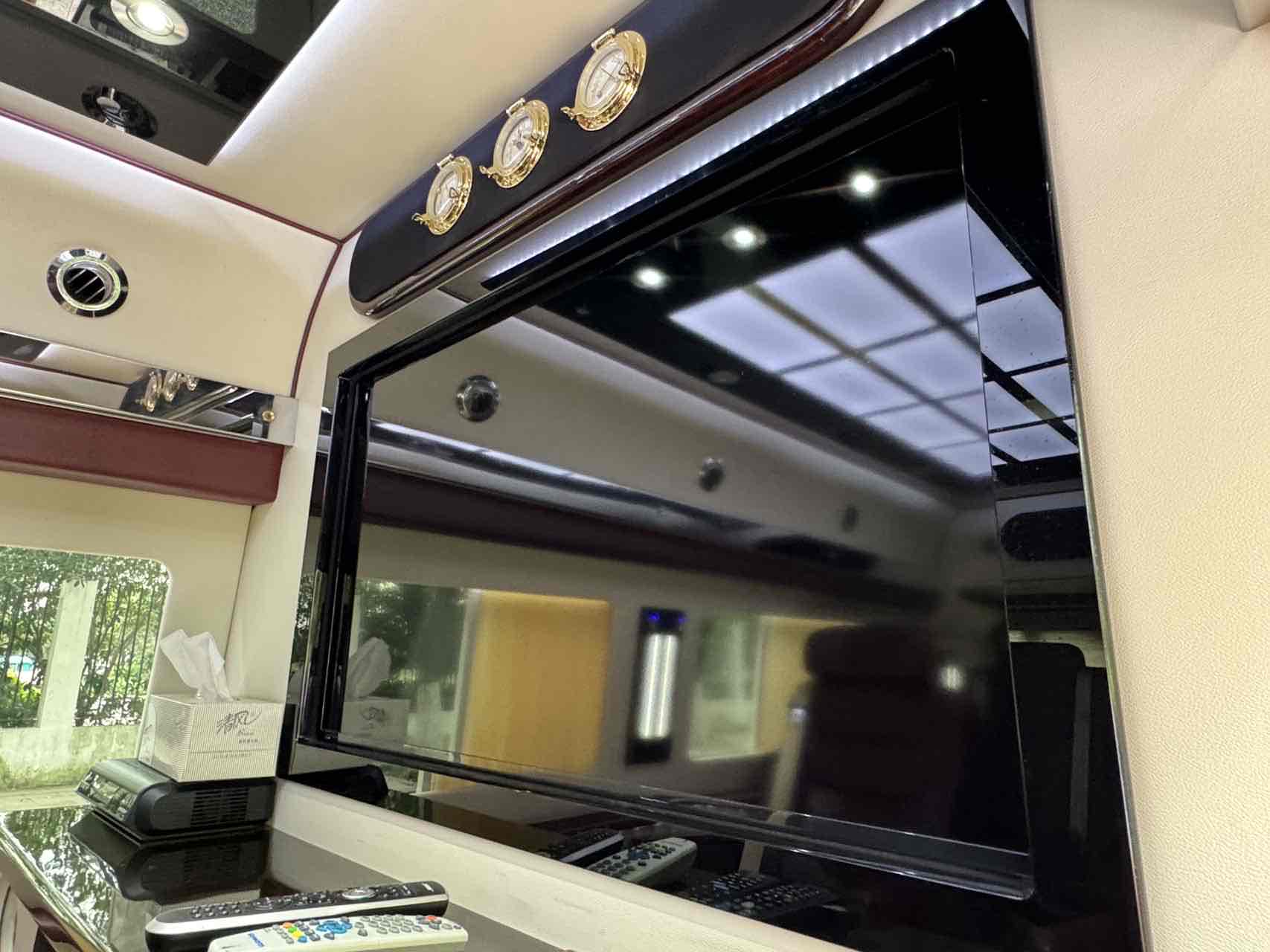 Ford E350 2016 car image #18