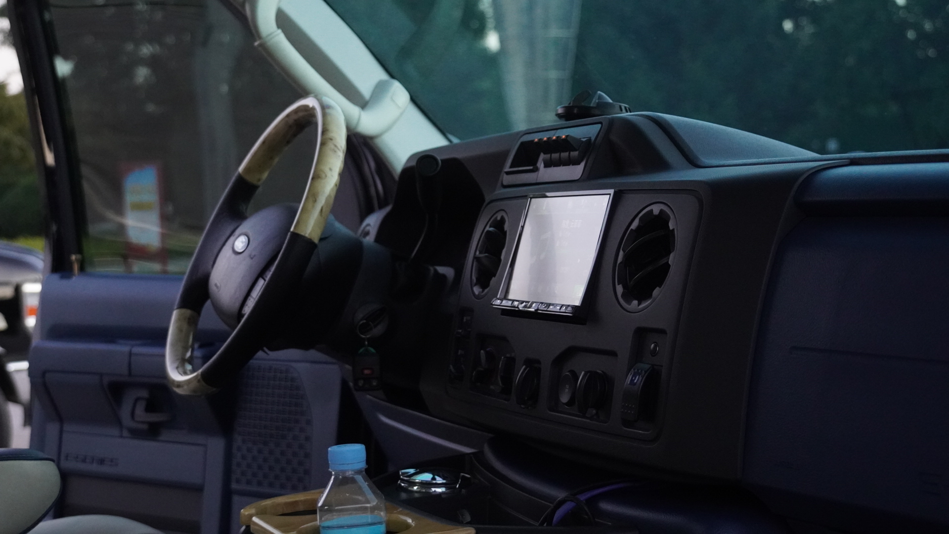 Ford E350 2015 #18 Ford E350 2015 car image #18