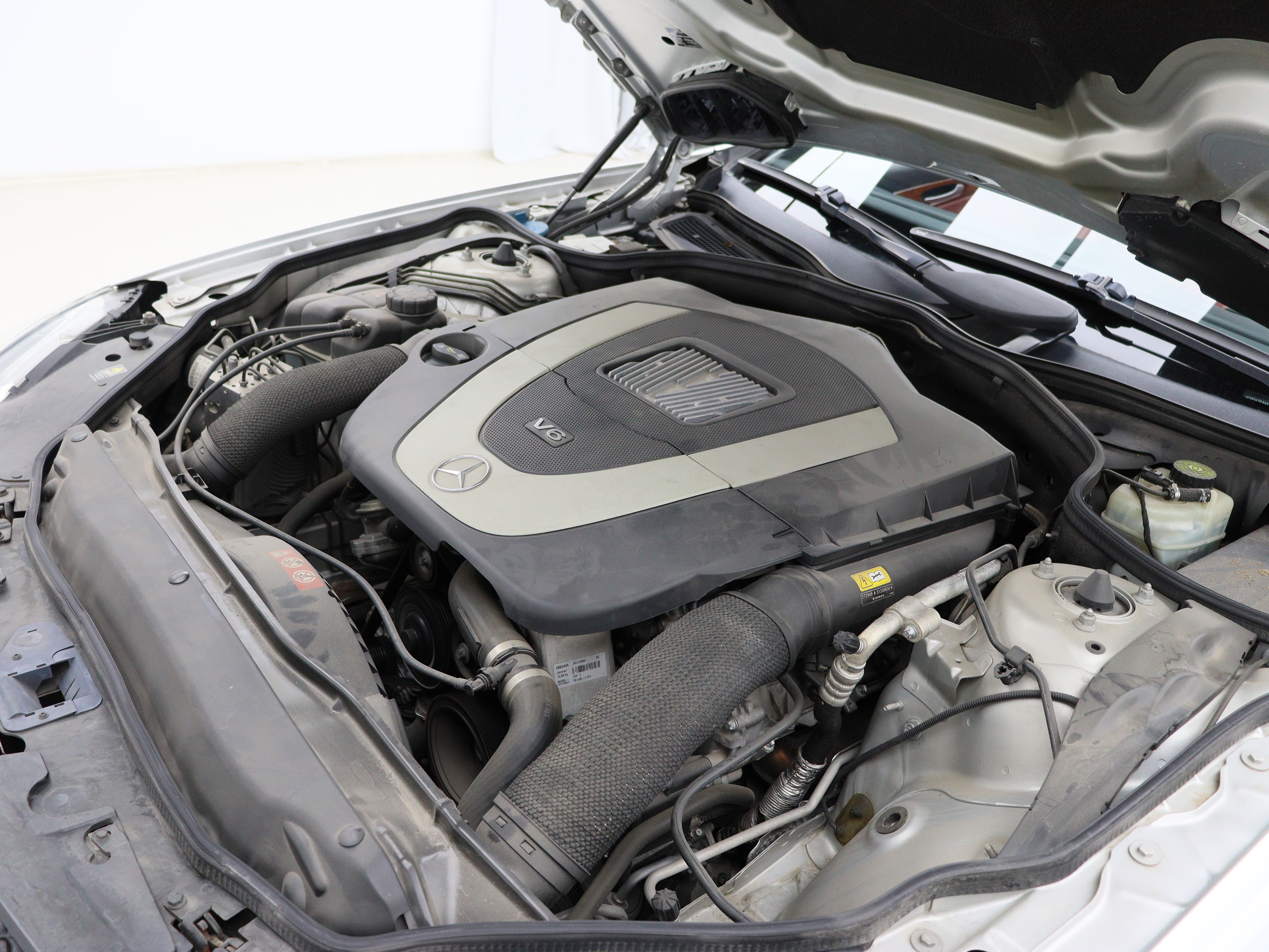 Mercedes-Benz SL Class 2010 car image #18