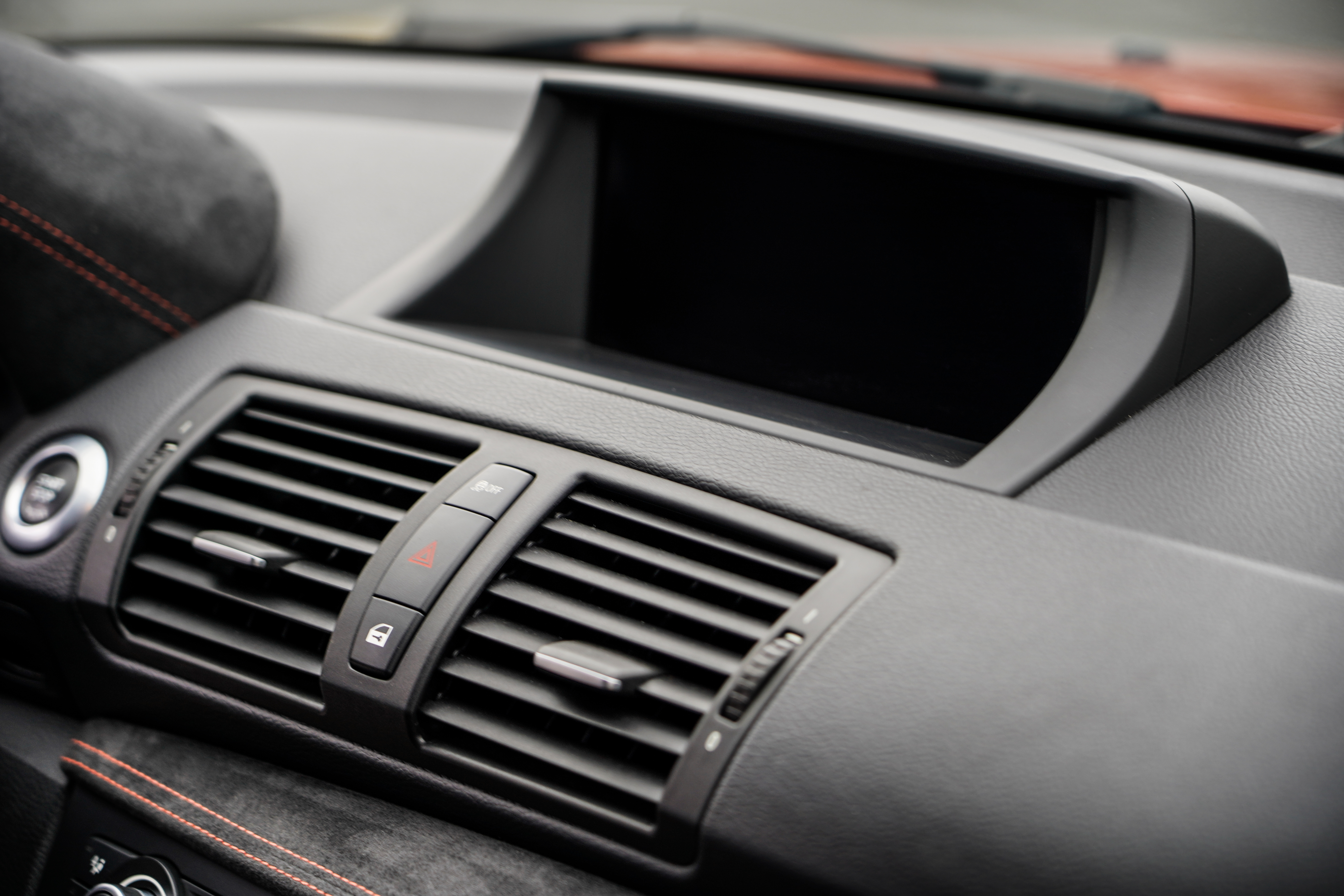 BMW 1 Series M 2012 car image #18