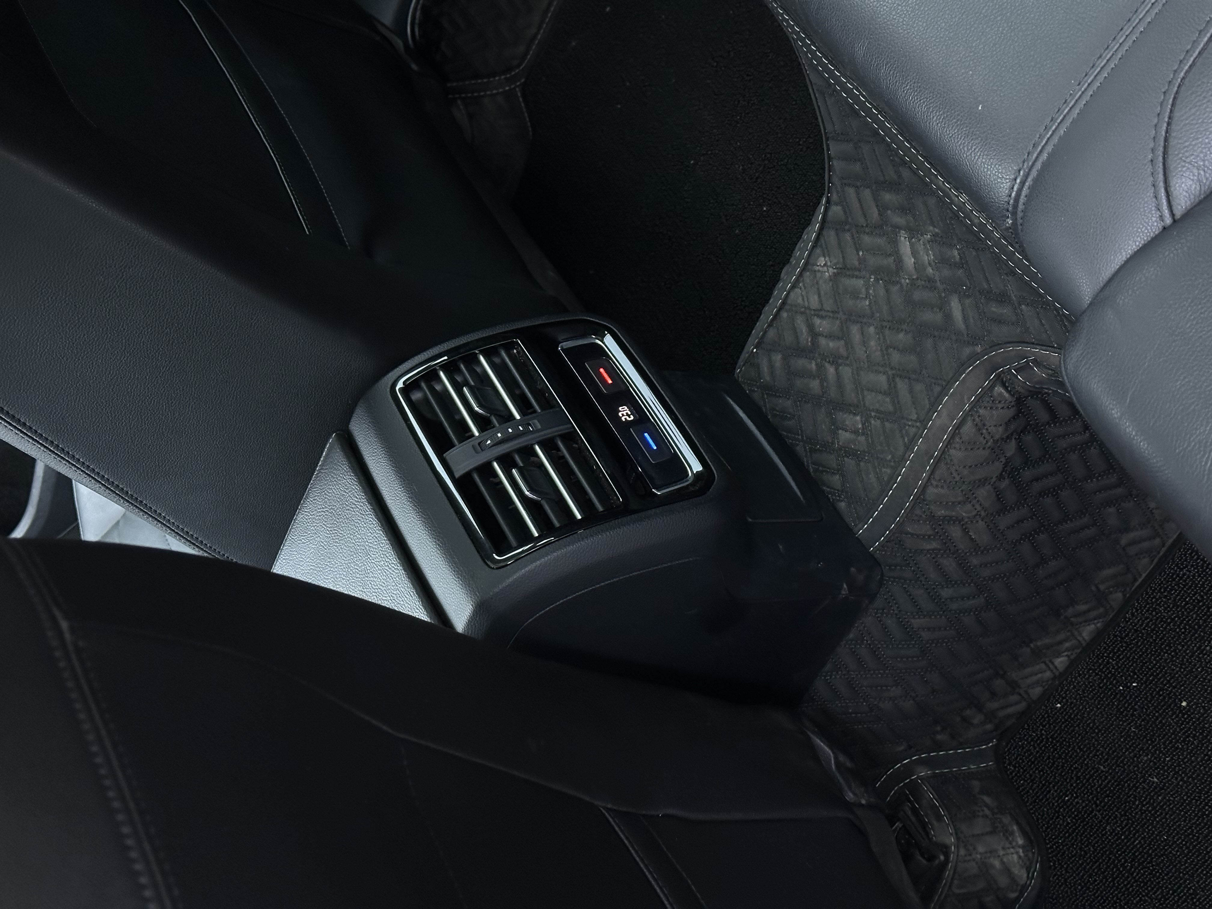 Volkswagen Passat Variant 2017 immagine di auto #18