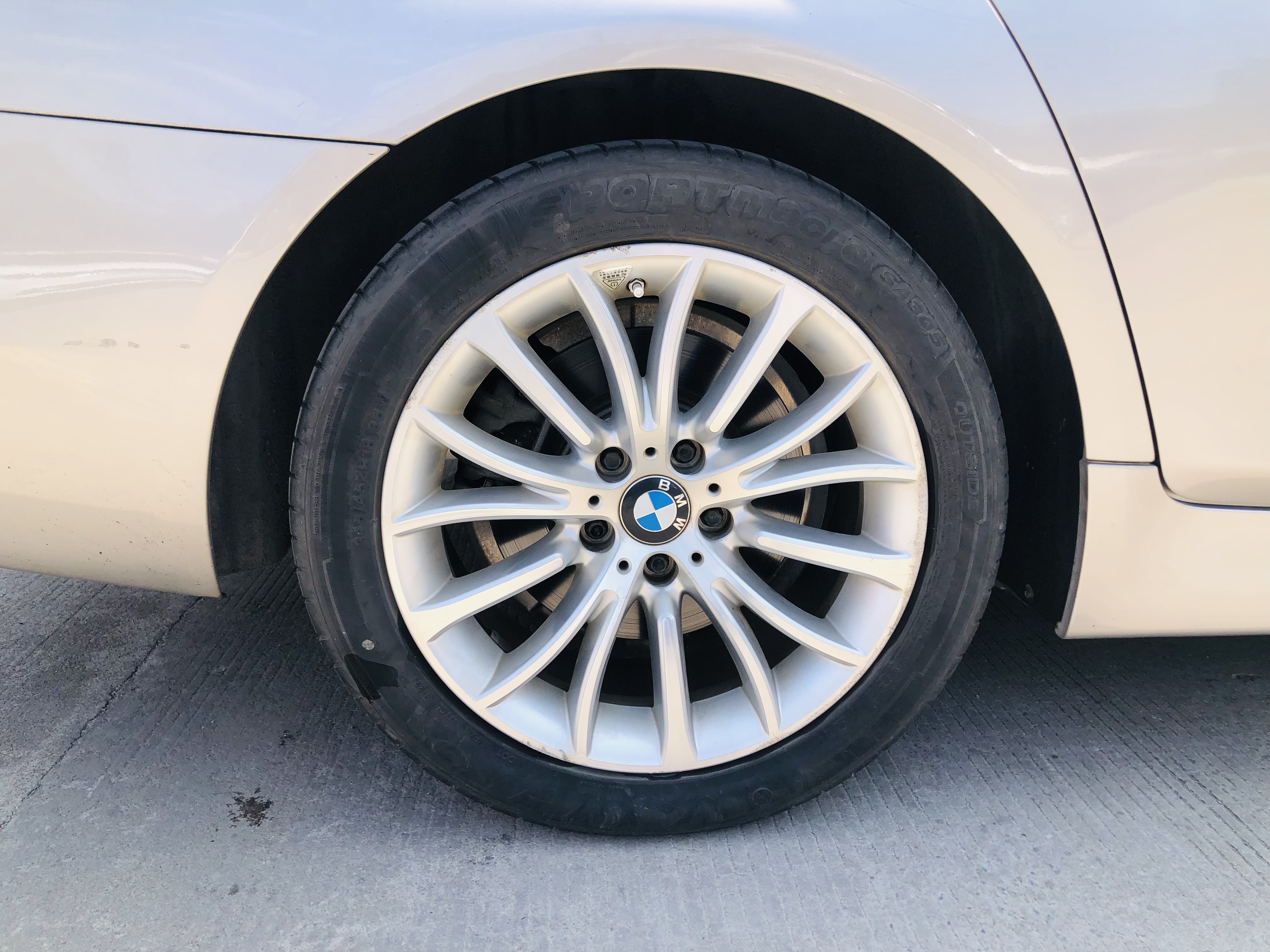 BMW 5 Series 2016 car image #18