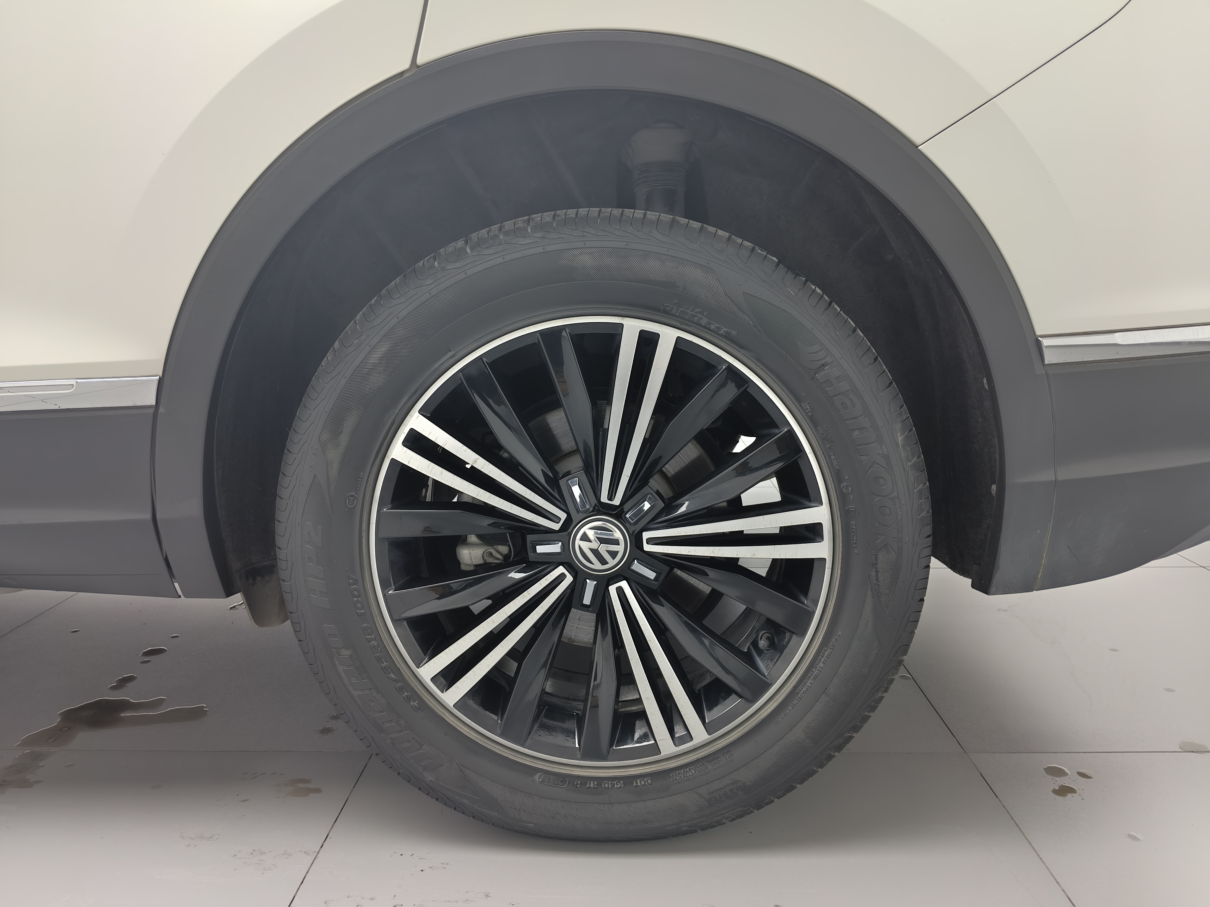 Volkswagen Tiguan L 2018 car image #18