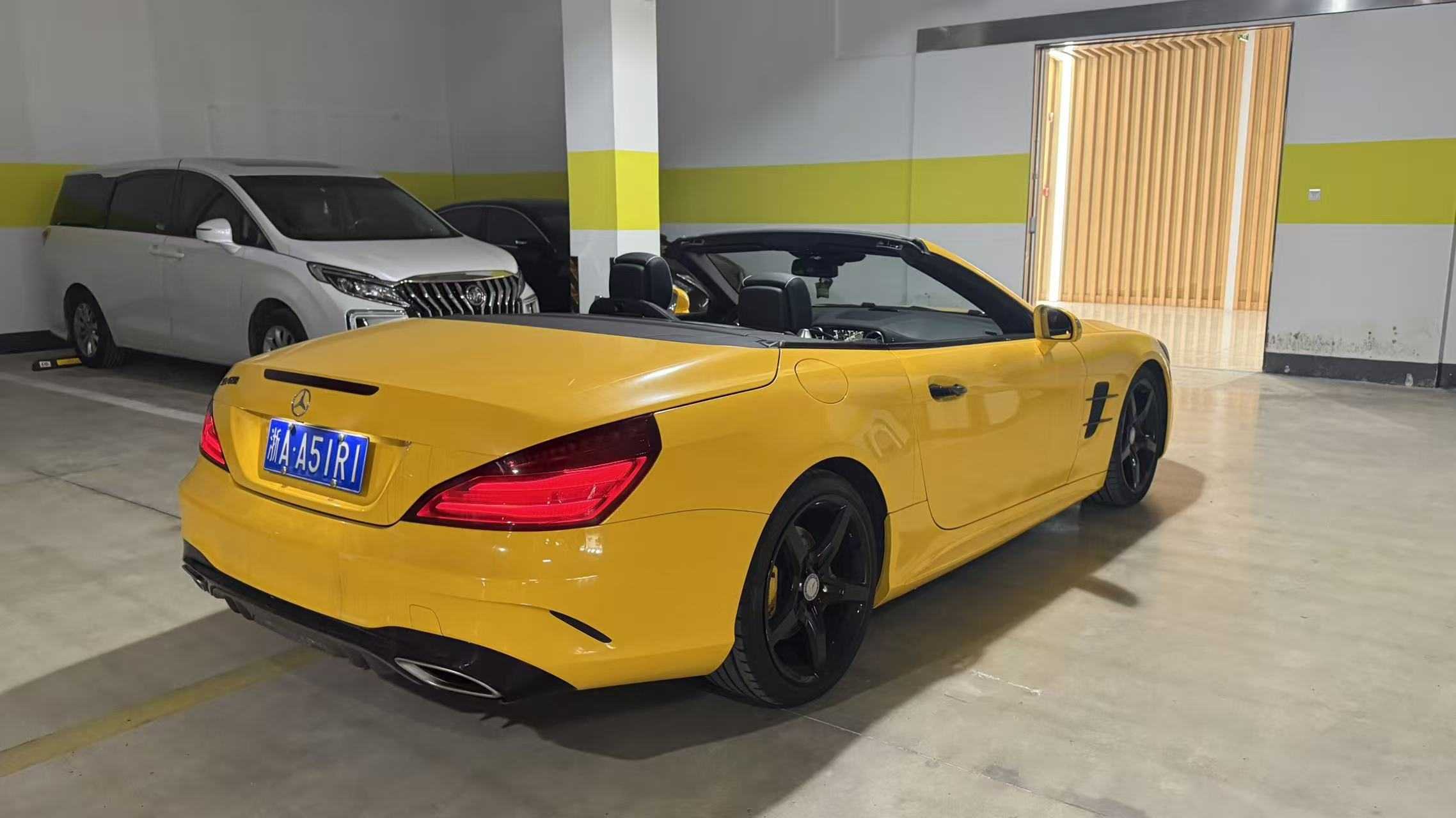 Mercedes-Benz SL Class 2017 car image #18