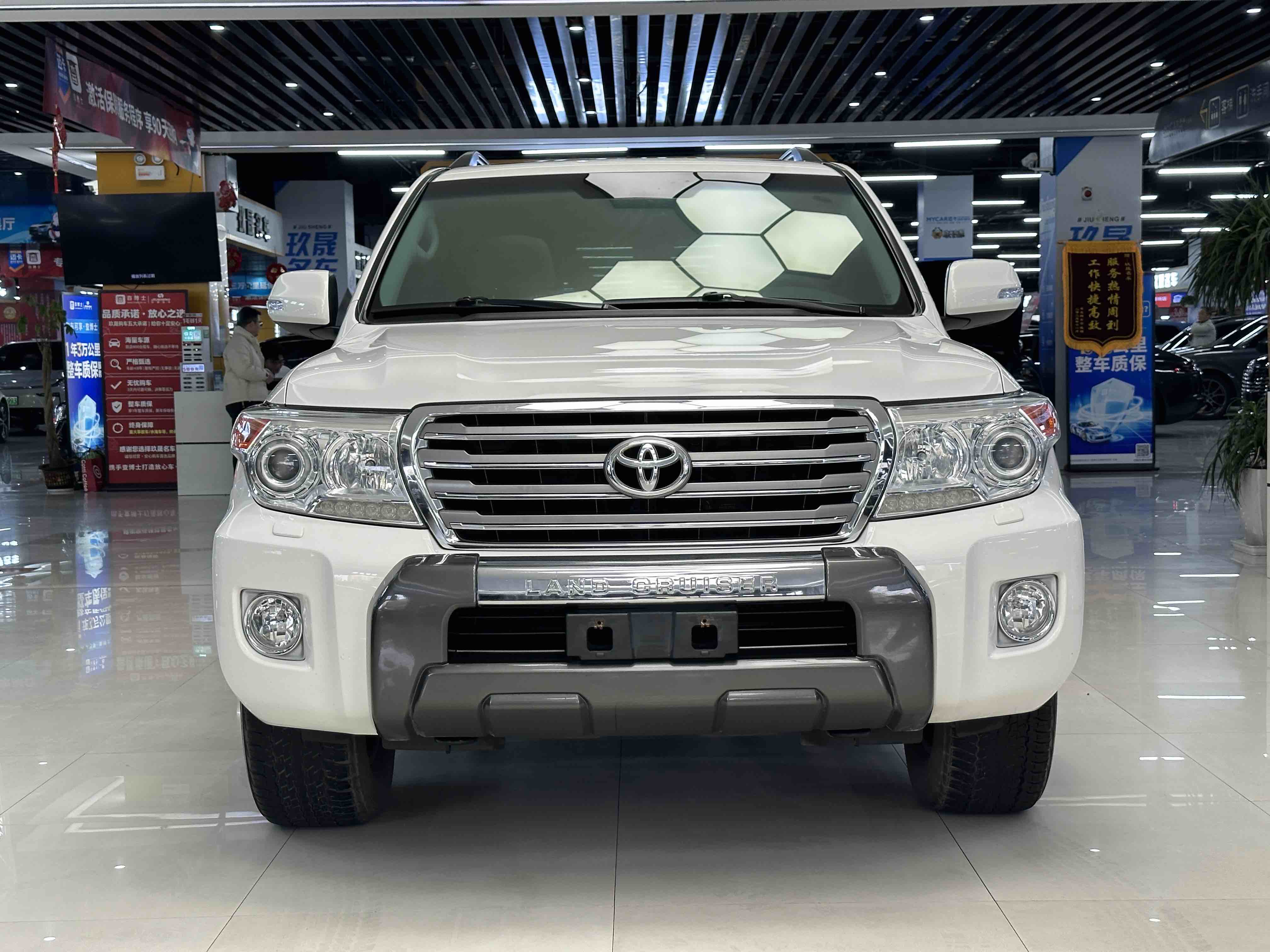 Toyota Land Cruiser 2013 car image #18
