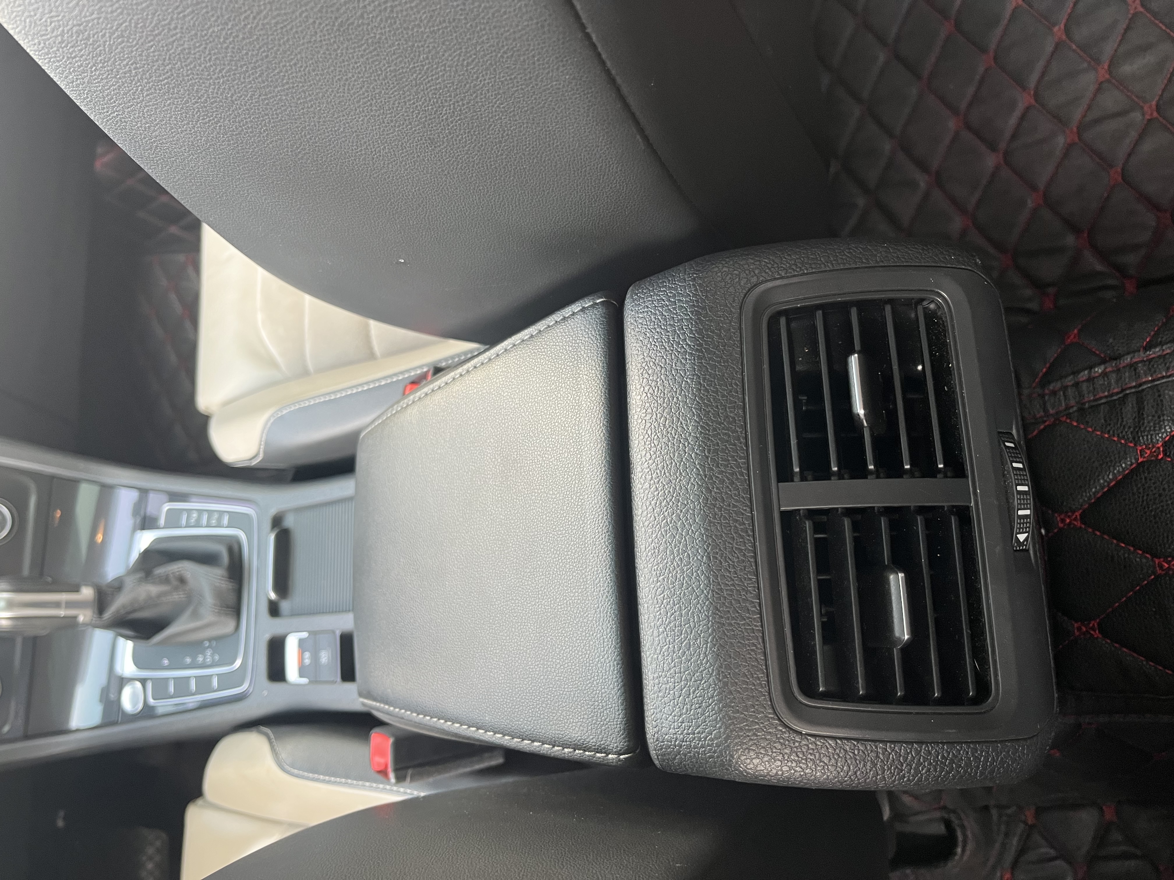 Volkswagen Golf 2017 car image #18