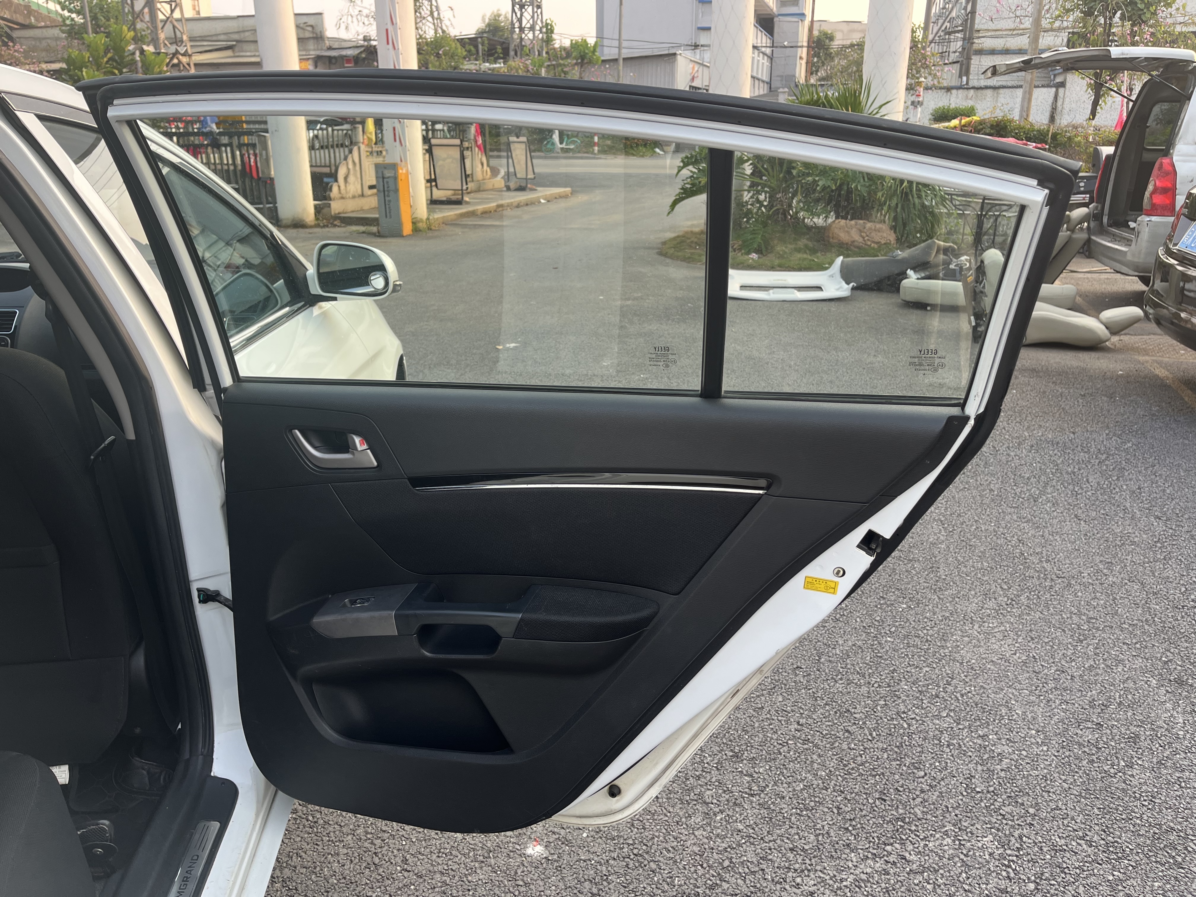 GEELY Emgrand Classic 2014 car image #18