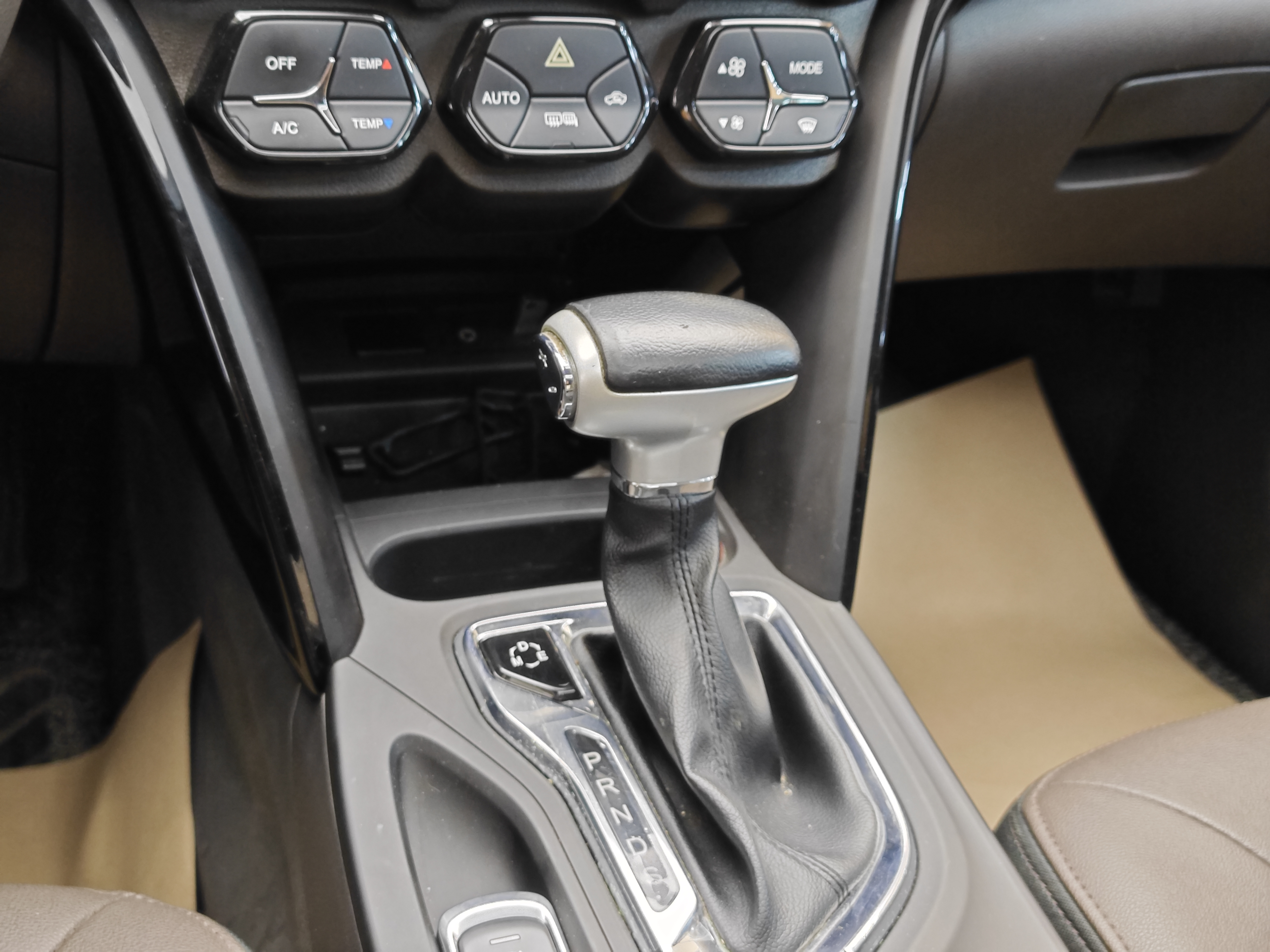 GAC Trumpchi GS4 2018 #18 GAC Trumpchi GS4 2018 car image #18