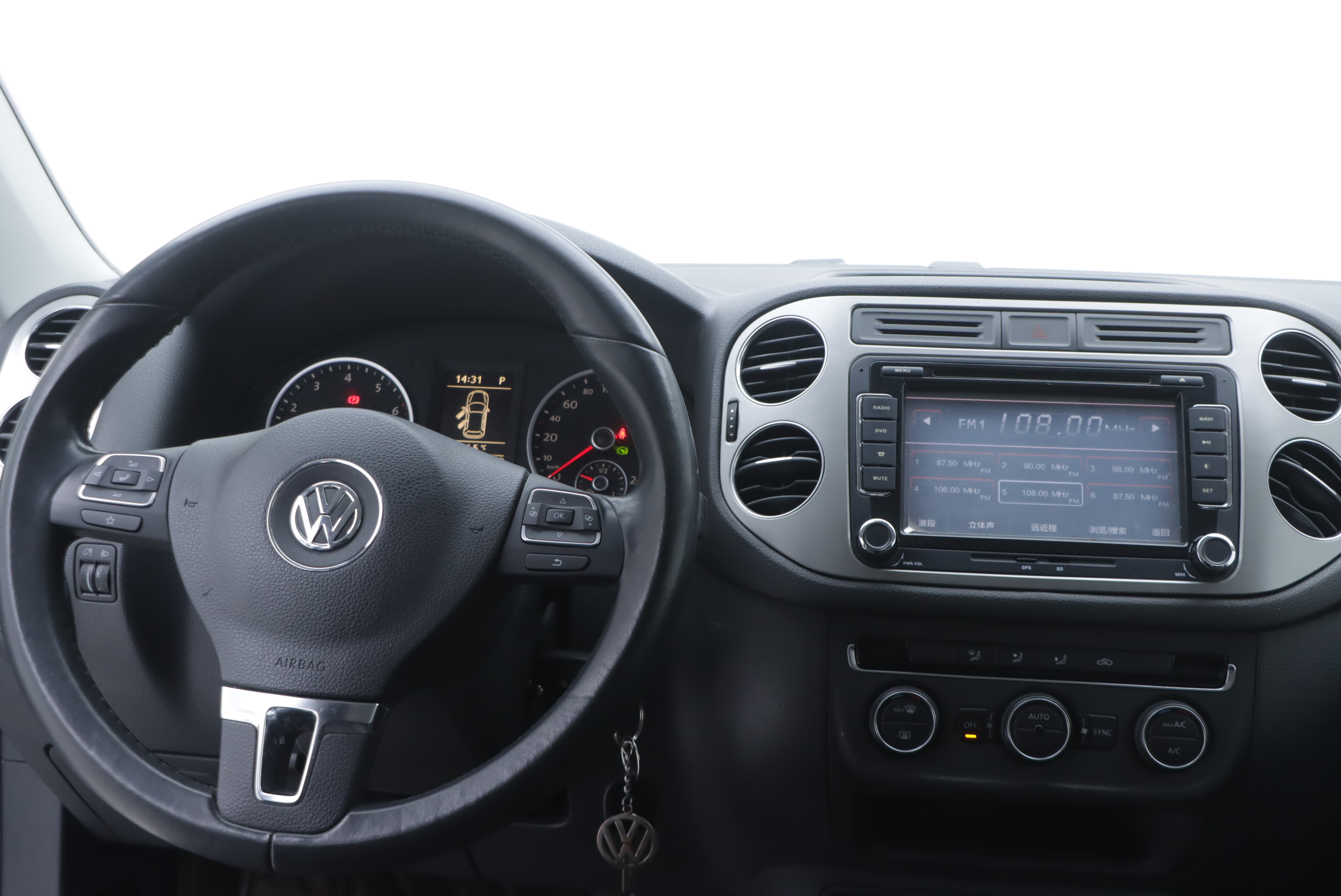 Volkswagen Tiguan 2014 car image #18