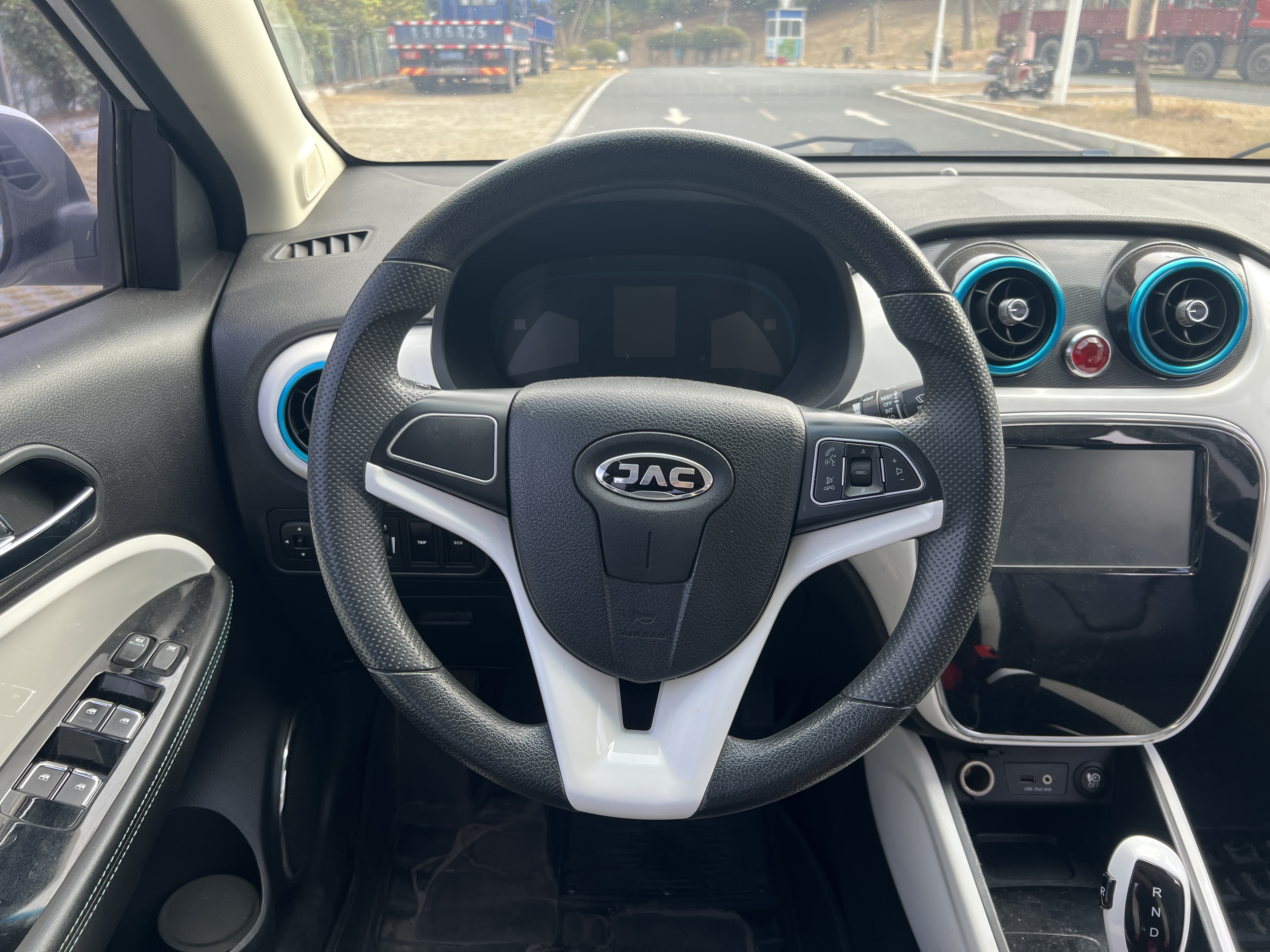 JAC 2017 imagem de carro #18