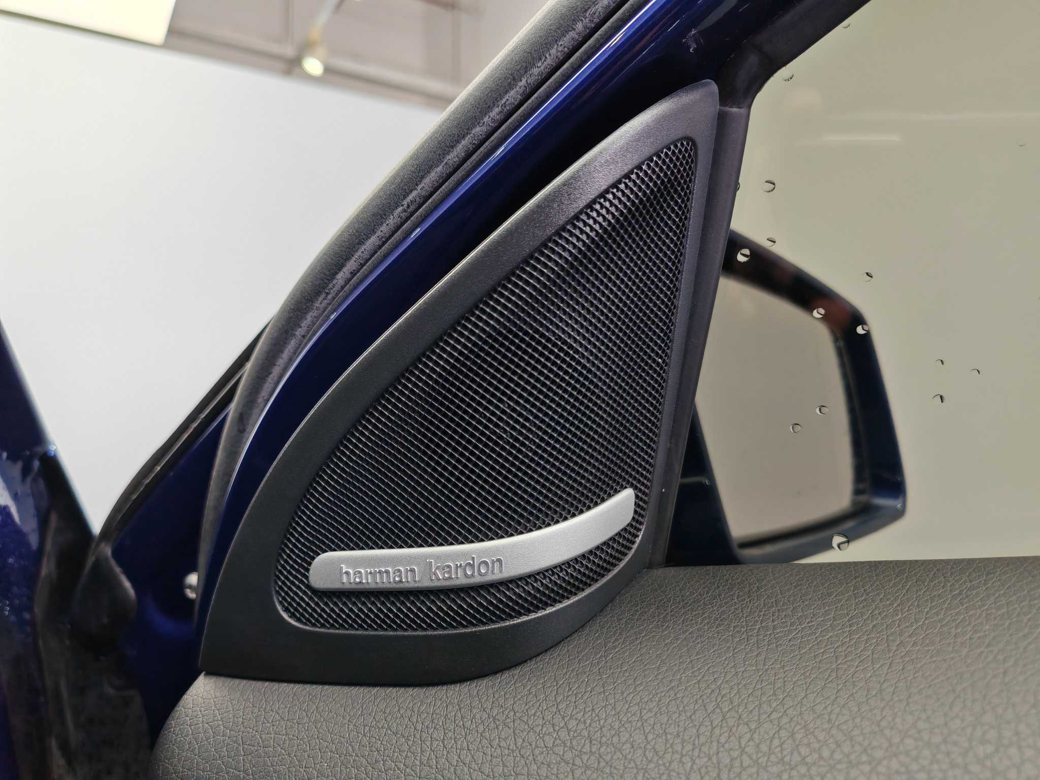 Mercedes-Benz GLA Class 2016 car image #18