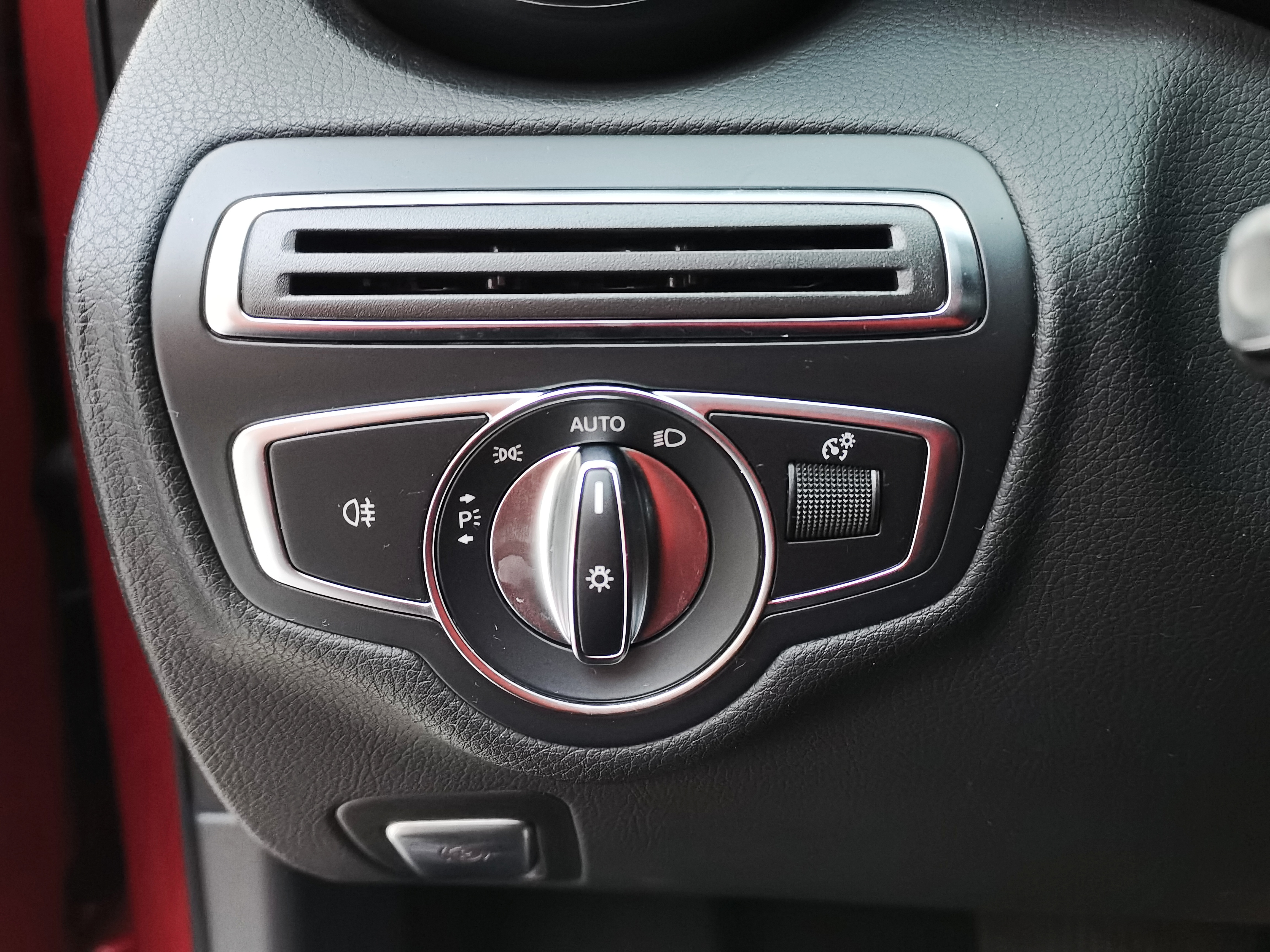 Mercedes-Benz C Class 2018 car image #18