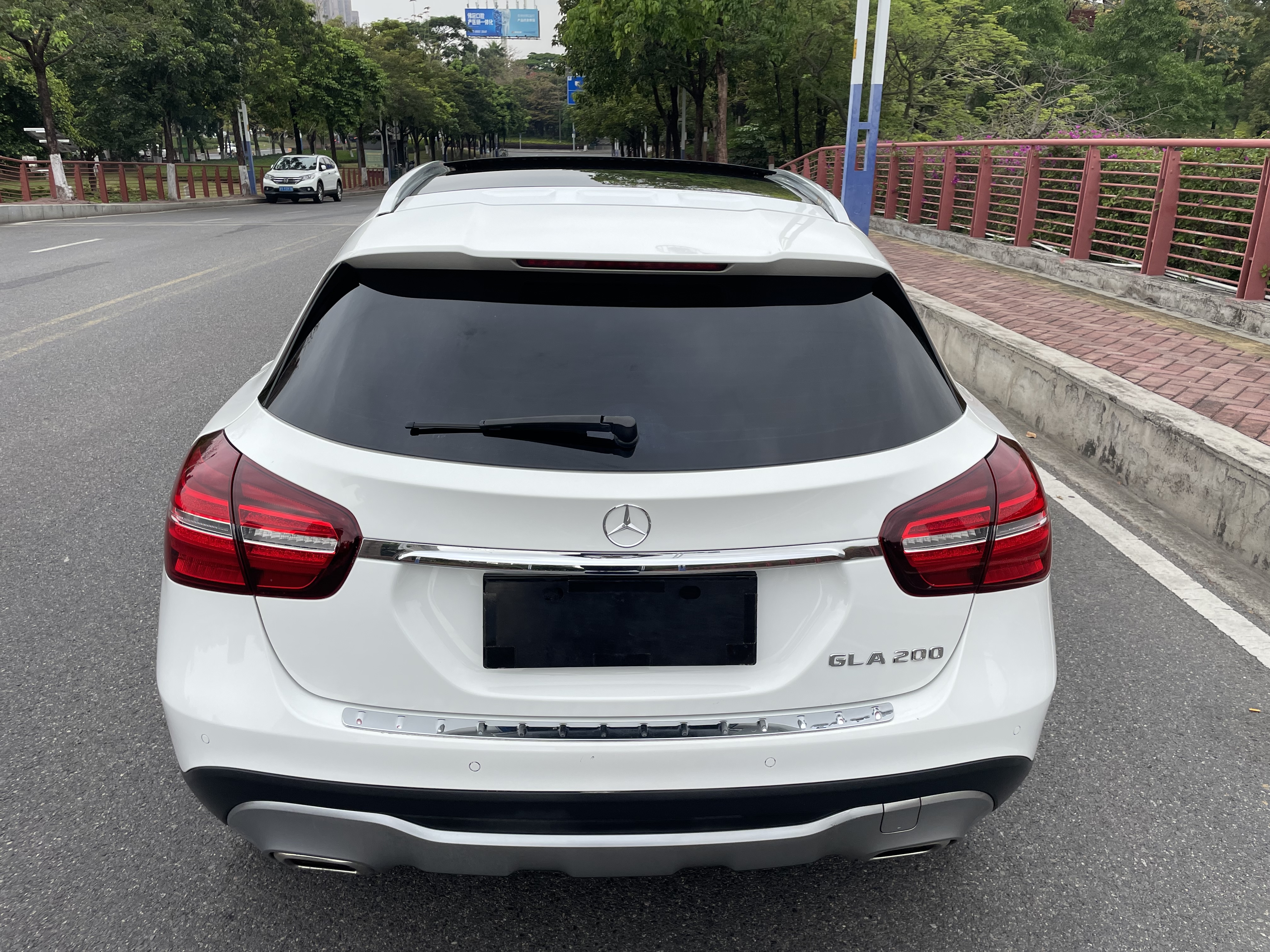 Mercedes-Benz GLA Class 2017 car image #18