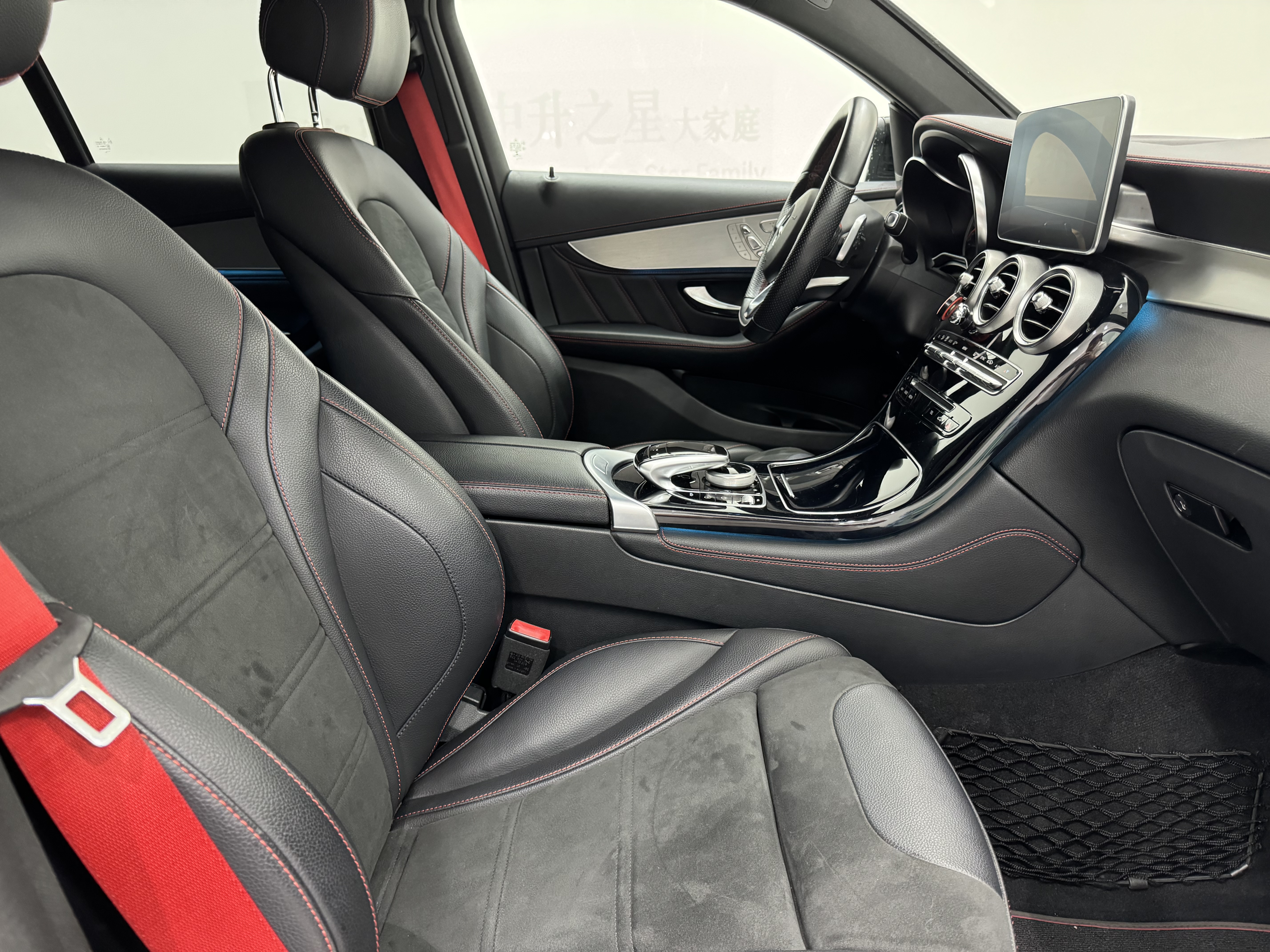 Mercedes-Benz GLC Coupe AMG 2018 изображение автомобиля #18