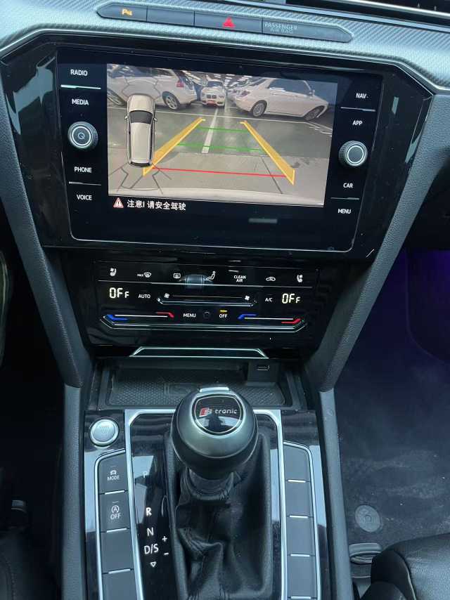 Volkswagen Passat Variant 2020 immagine di auto #18