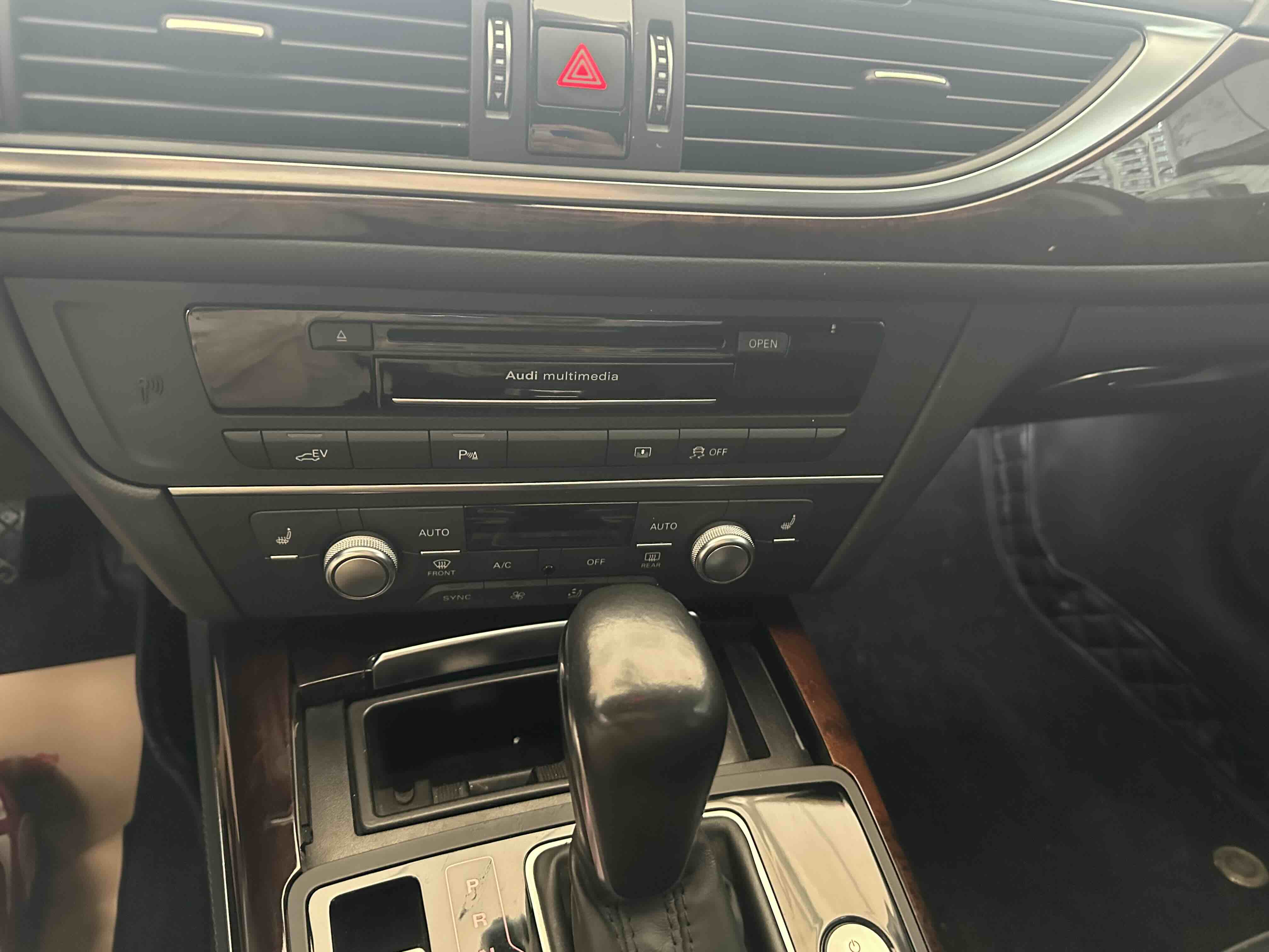 Audi A6L New Energy 2017 car image #18