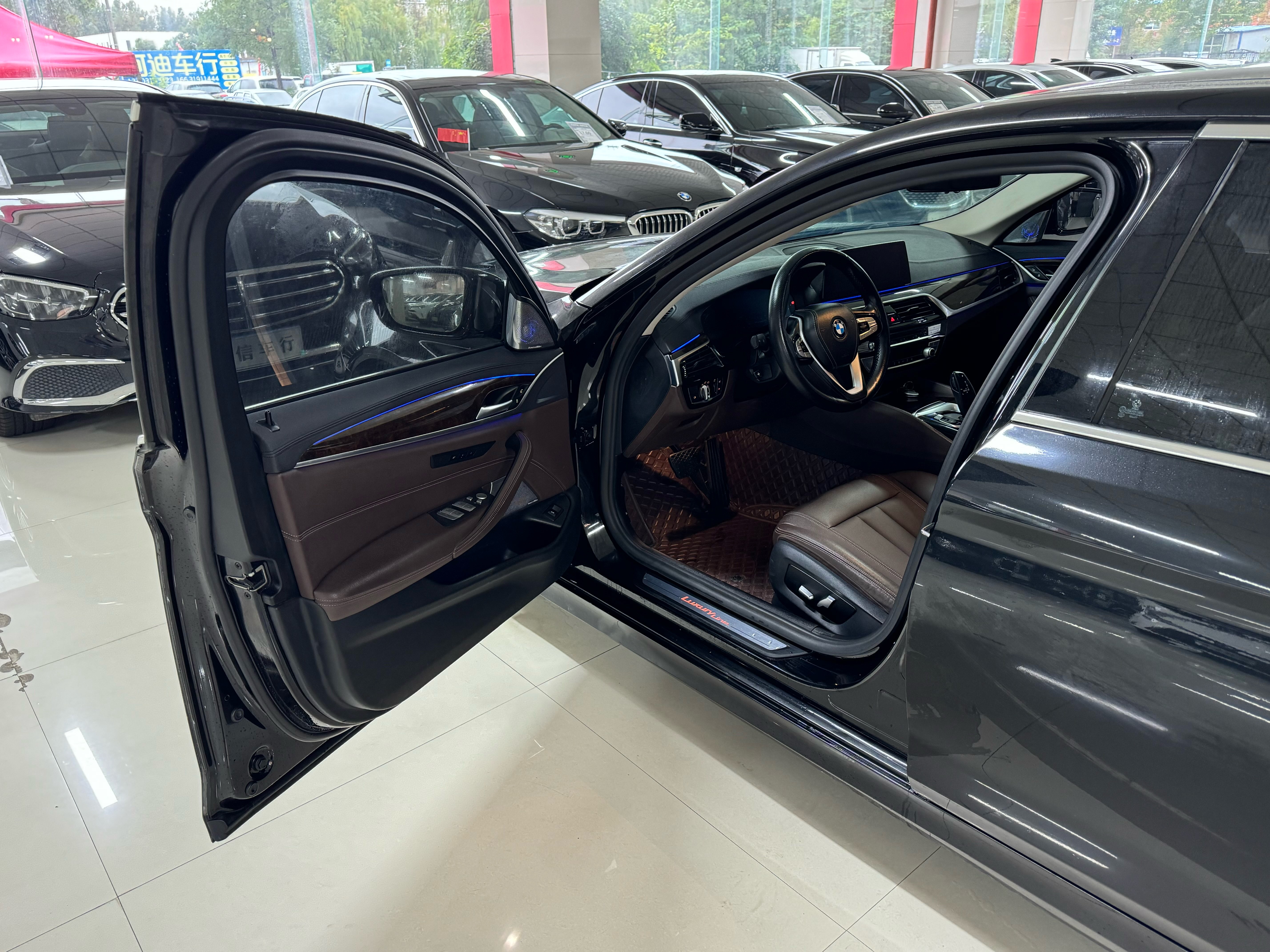 BMW 5 Series 2019 car image #18