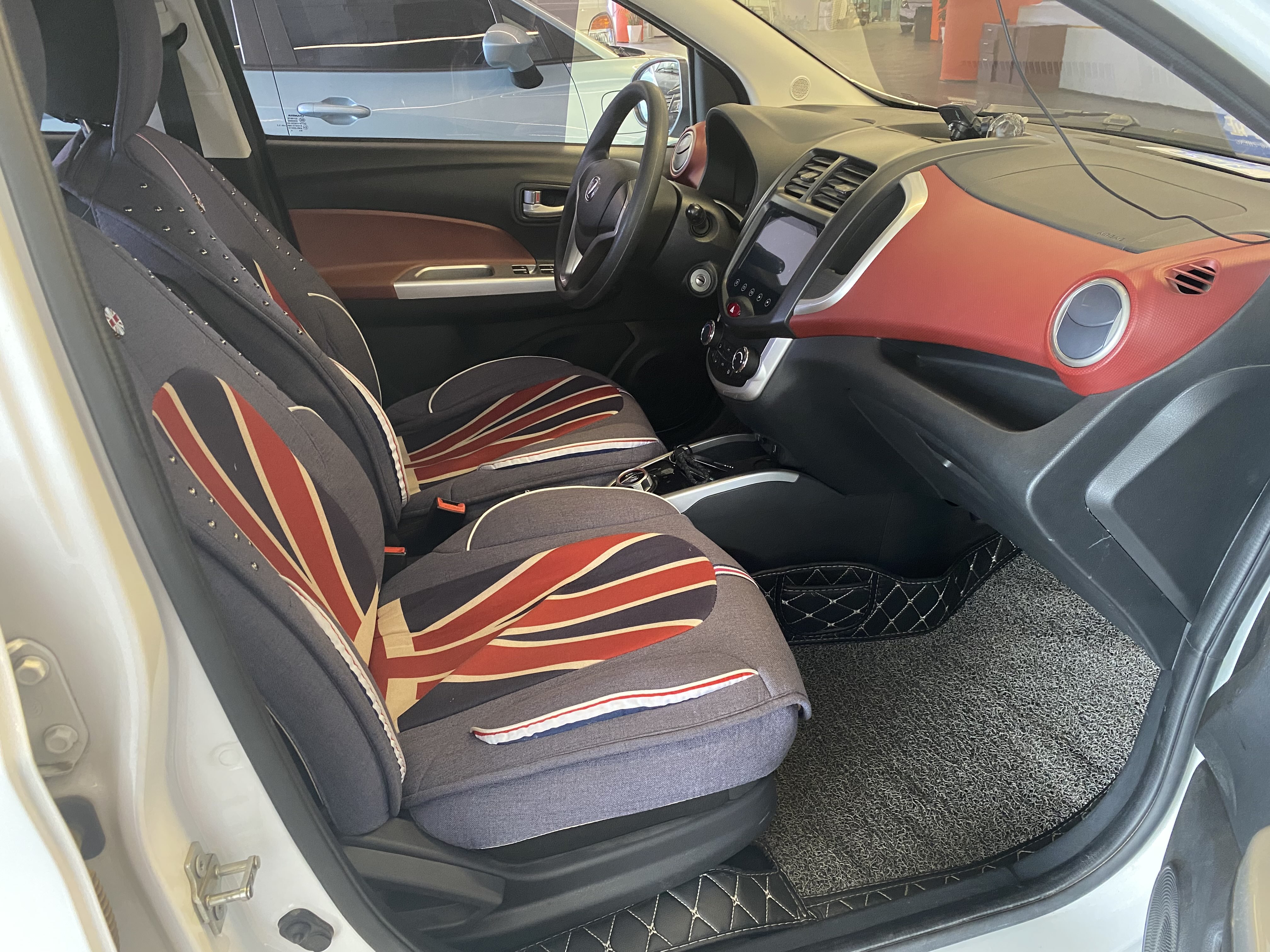 Changan BenBen EV 2018 изображение автомобиля #18