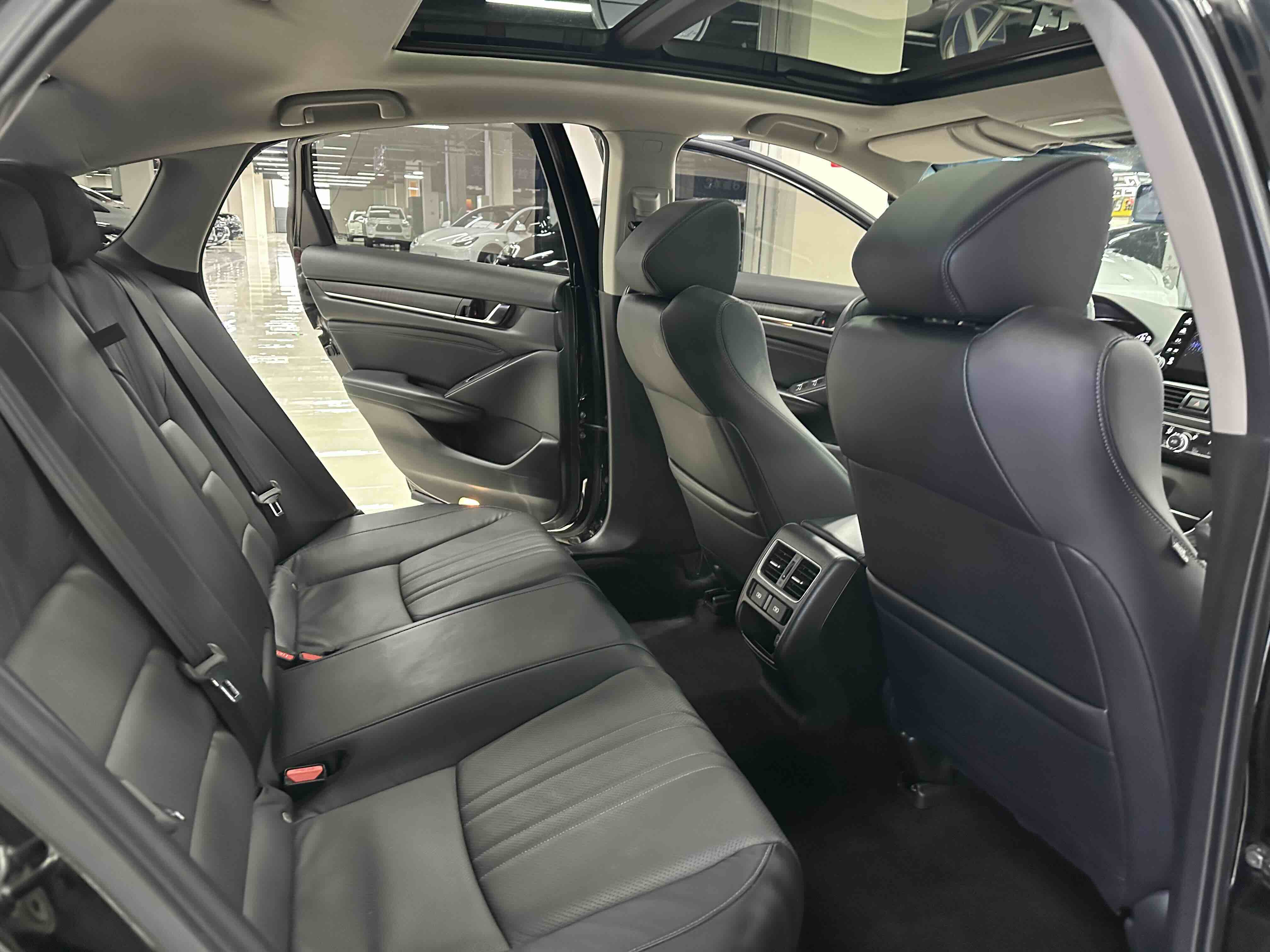 Honda Accord 2019 #18 Honda Accord 2019 car image #18