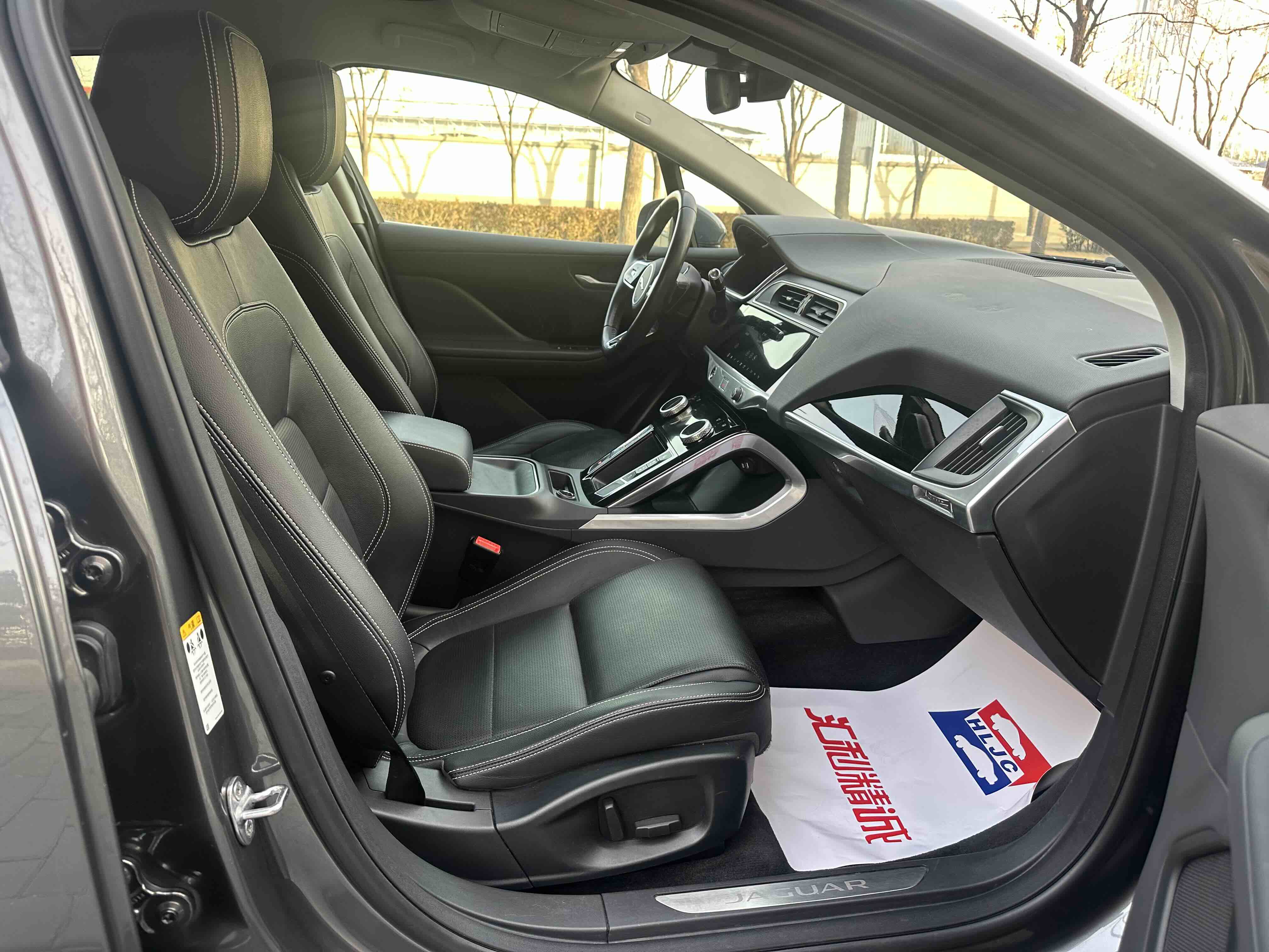 2018 #18 2018 car image #18