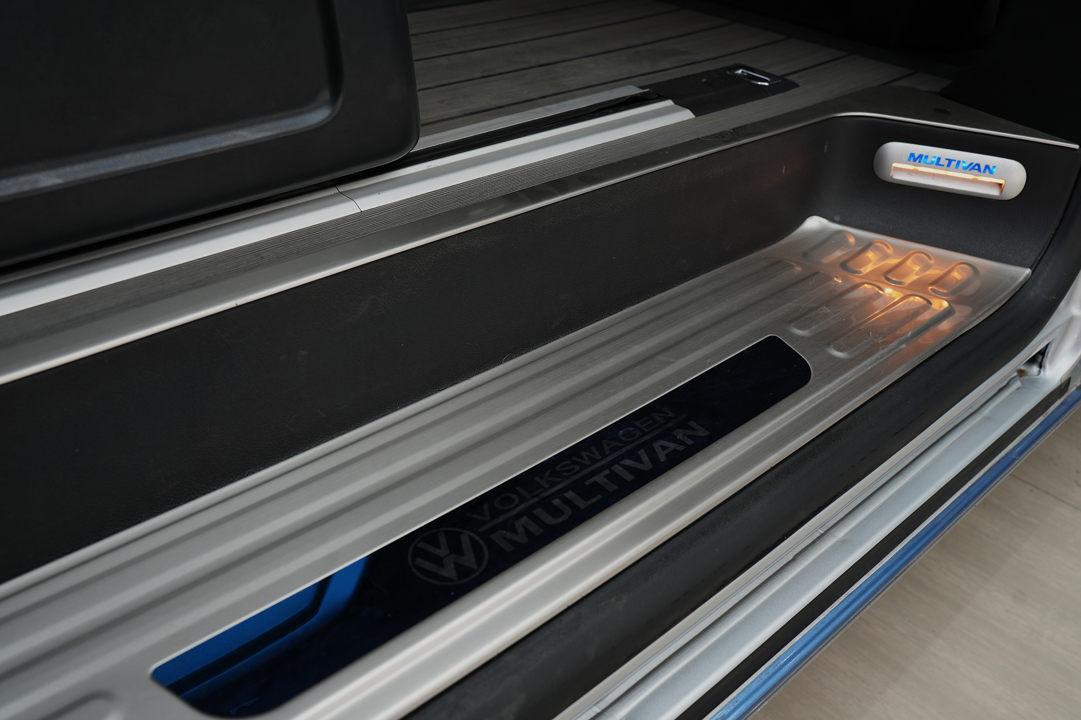 Volkswagen Multivan 2018 car image #18