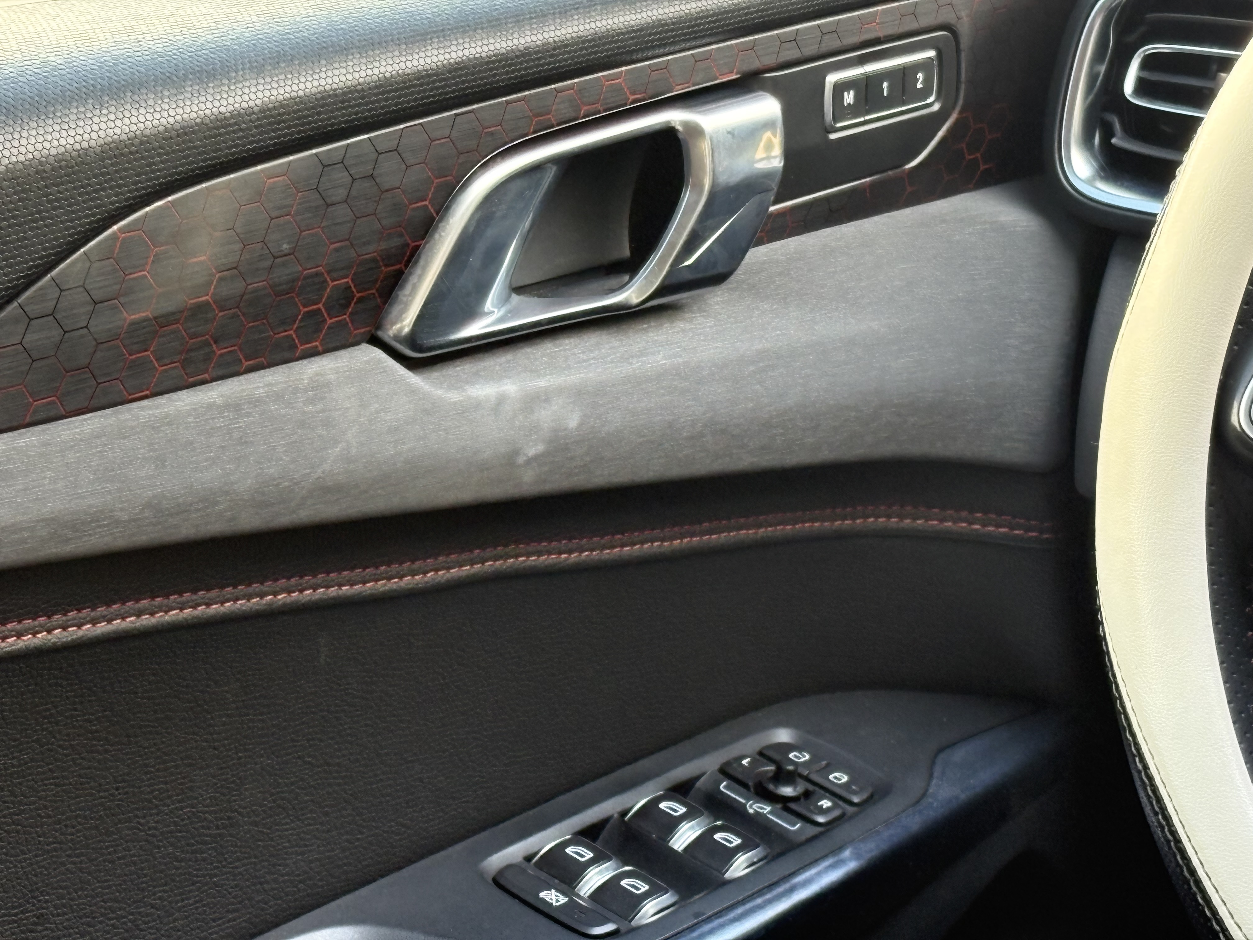 Lynk & Co 02 2019 #18 Lynk & Co 02 2019 car image #18