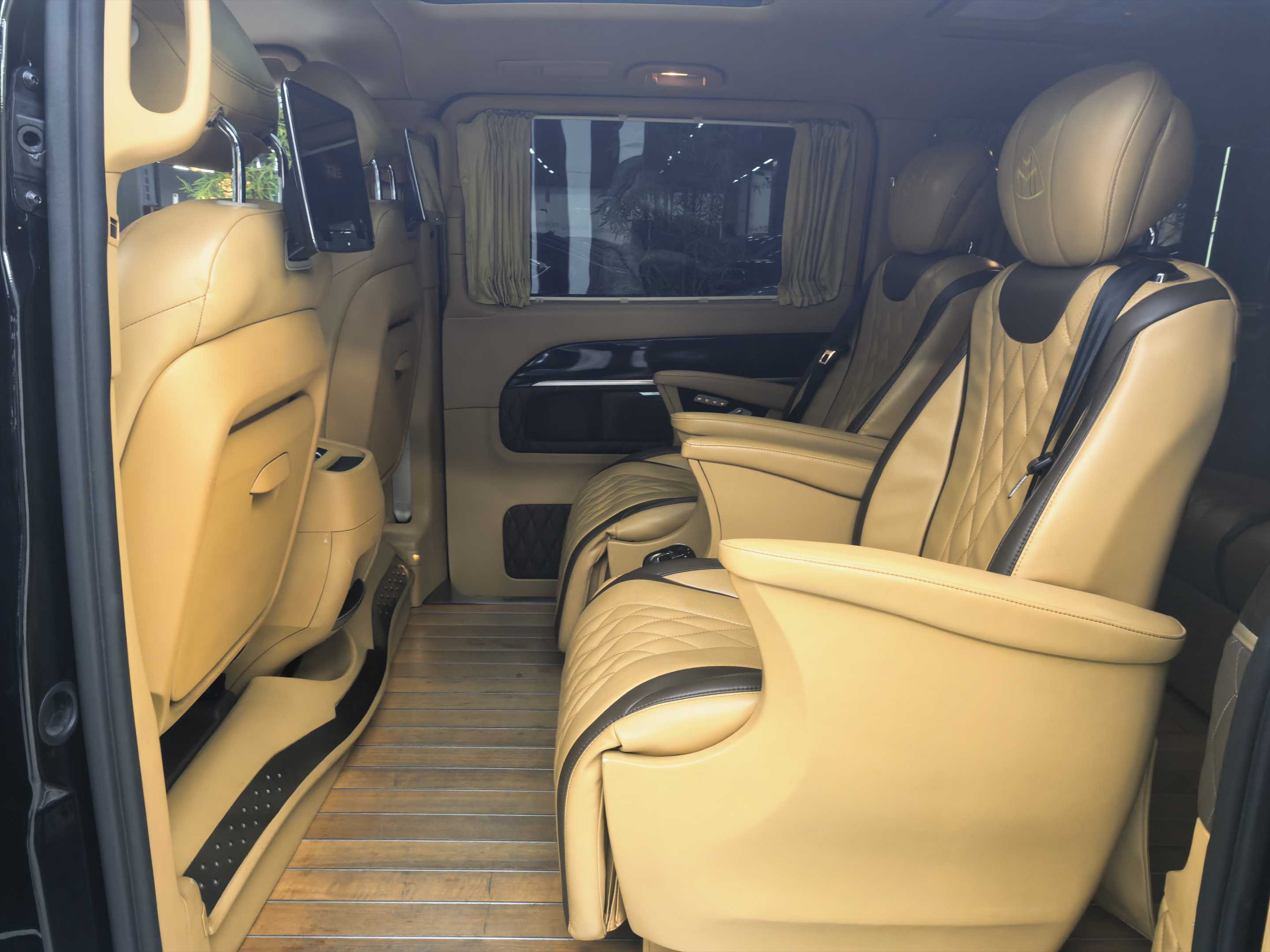 Mercedes-Benz V Class 2019 #18 Mercedes-Benz V Class 2019 car image #18