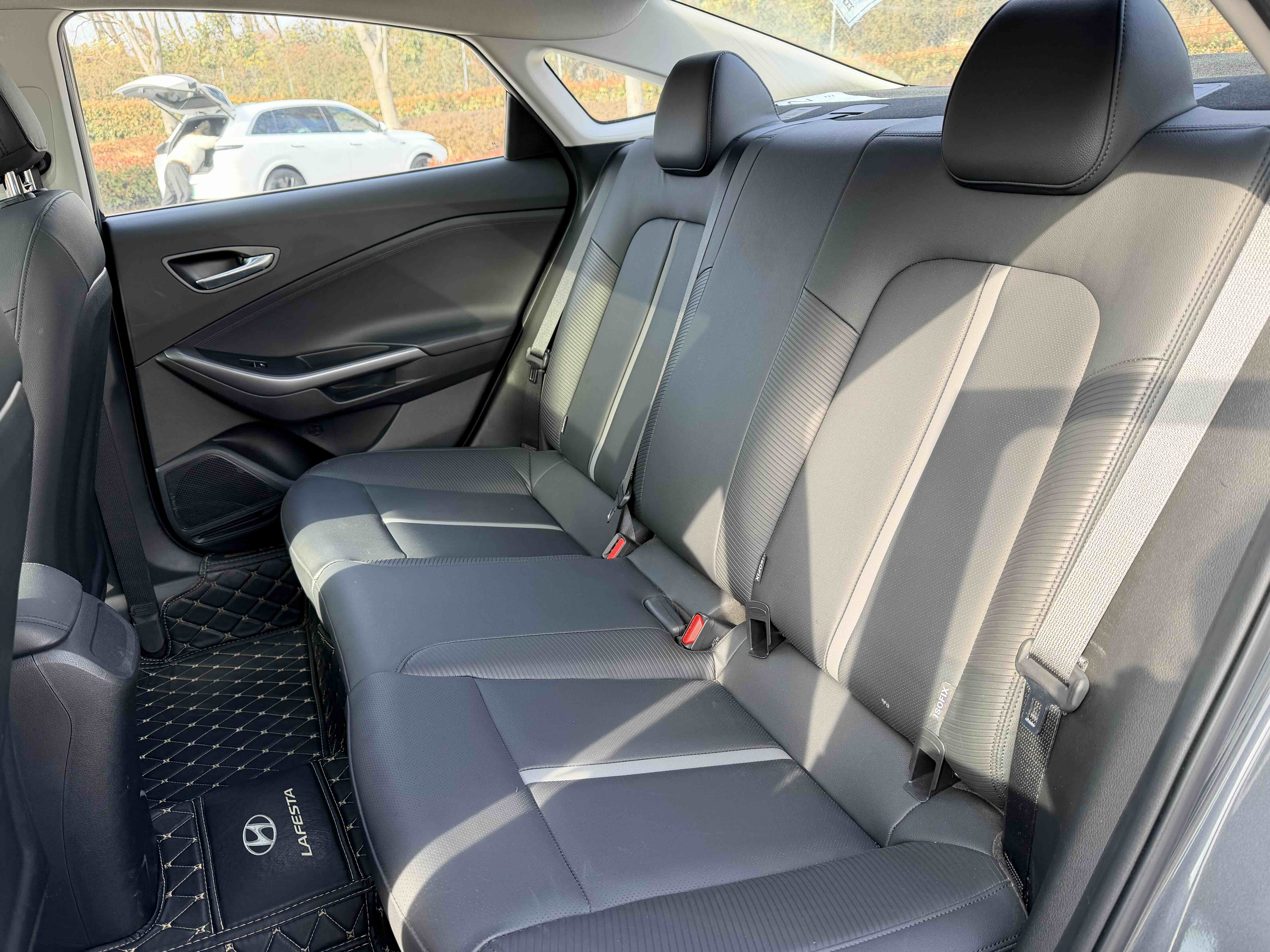 Hyundai Lafesta 2020 #18 Hyundai Lafesta 2020 car image #18