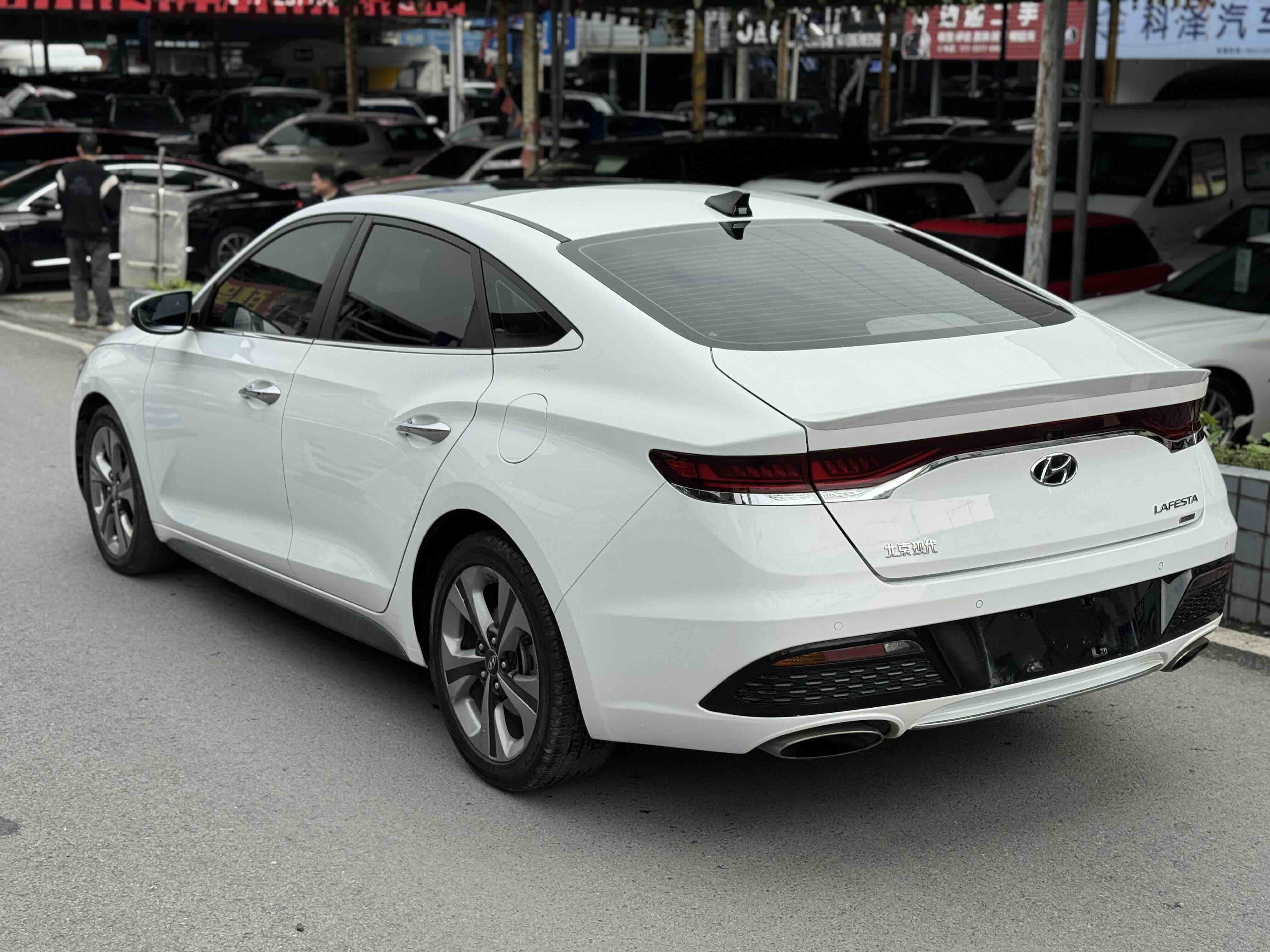 Hyundai Lafesta 2018 car image #18