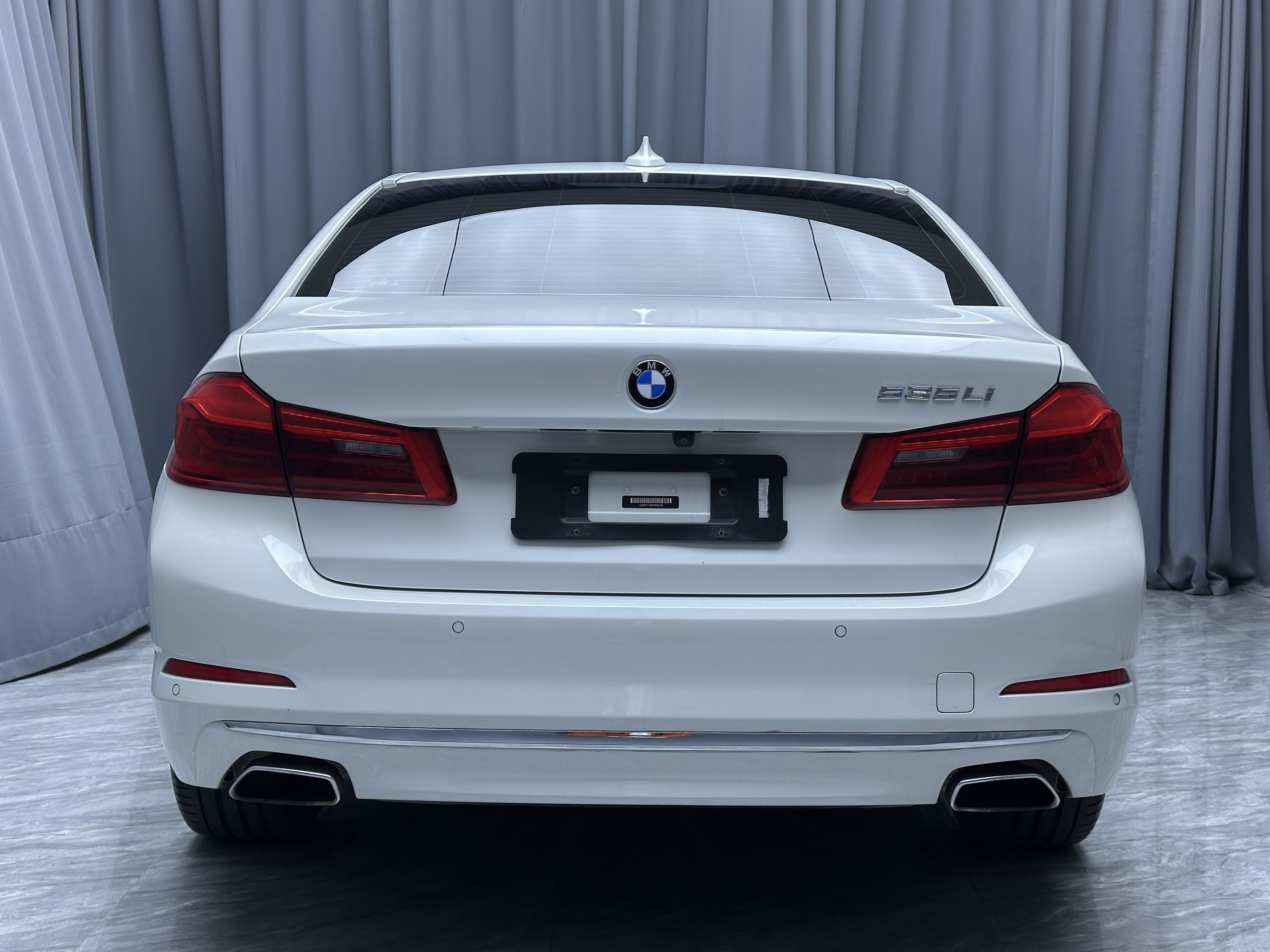 BMW 5 Series 2019 #18 BMW 5 Series 2019 car image #18